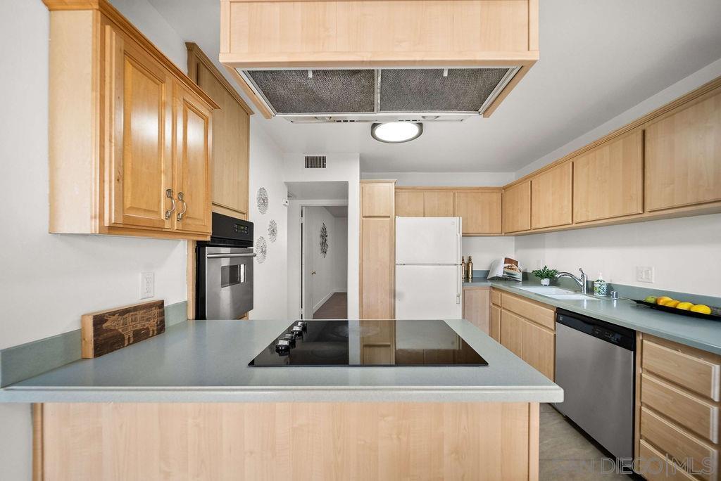 Detail Gallery Image 7 of 29 For 1250 E Madison Ave   #C,  El Cajon,  CA 92021 - 2 Beds | 2 Baths