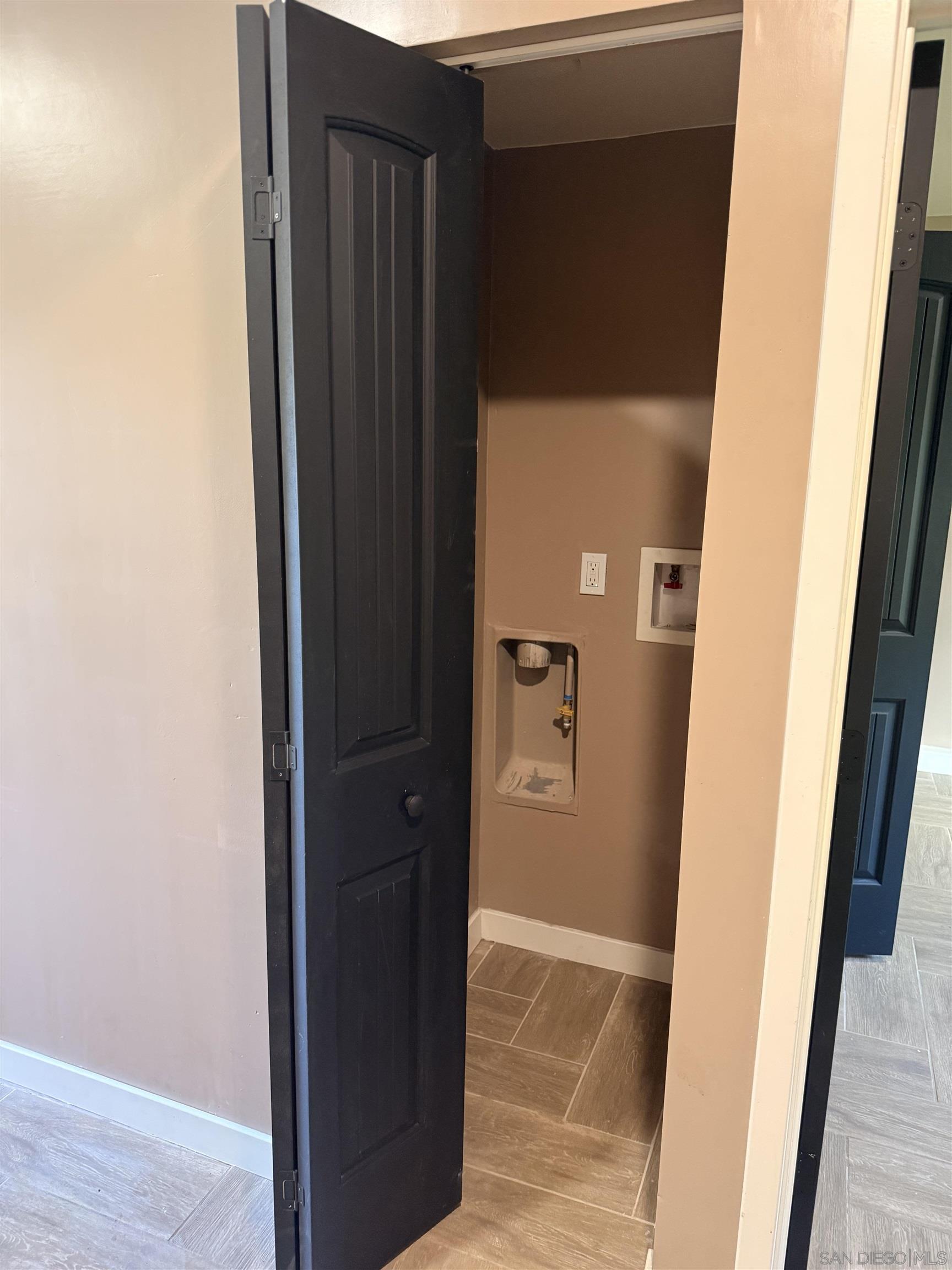 Detail Gallery Image 17 of 36 For 519  Camelot Dr, Oceanside,  CA 92054 - – Beds | – Baths