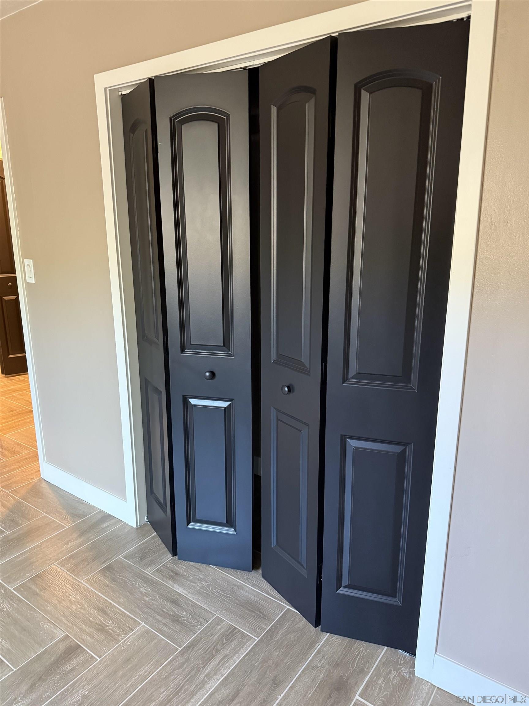 Detail Gallery Image 19 of 36 For 519  Camelot Dr, Oceanside,  CA 92054 - – Beds | – Baths