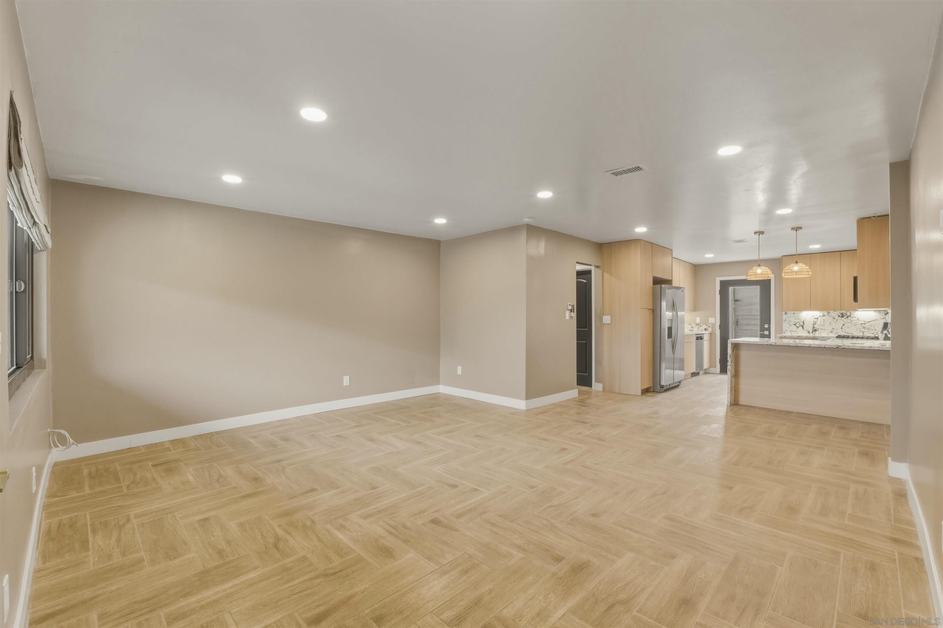 Detail Gallery Image 24 of 36 For 519  Camelot Dr, Oceanside,  CA 92054 - – Beds | – Baths