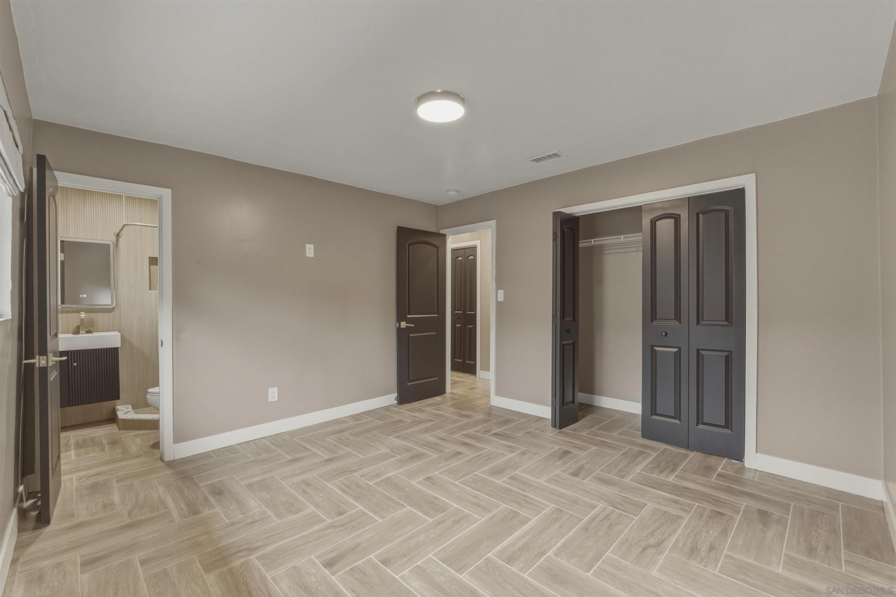 Detail Gallery Image 31 of 36 For 519  Camelot Dr, Oceanside,  CA 92054 - – Beds | – Baths