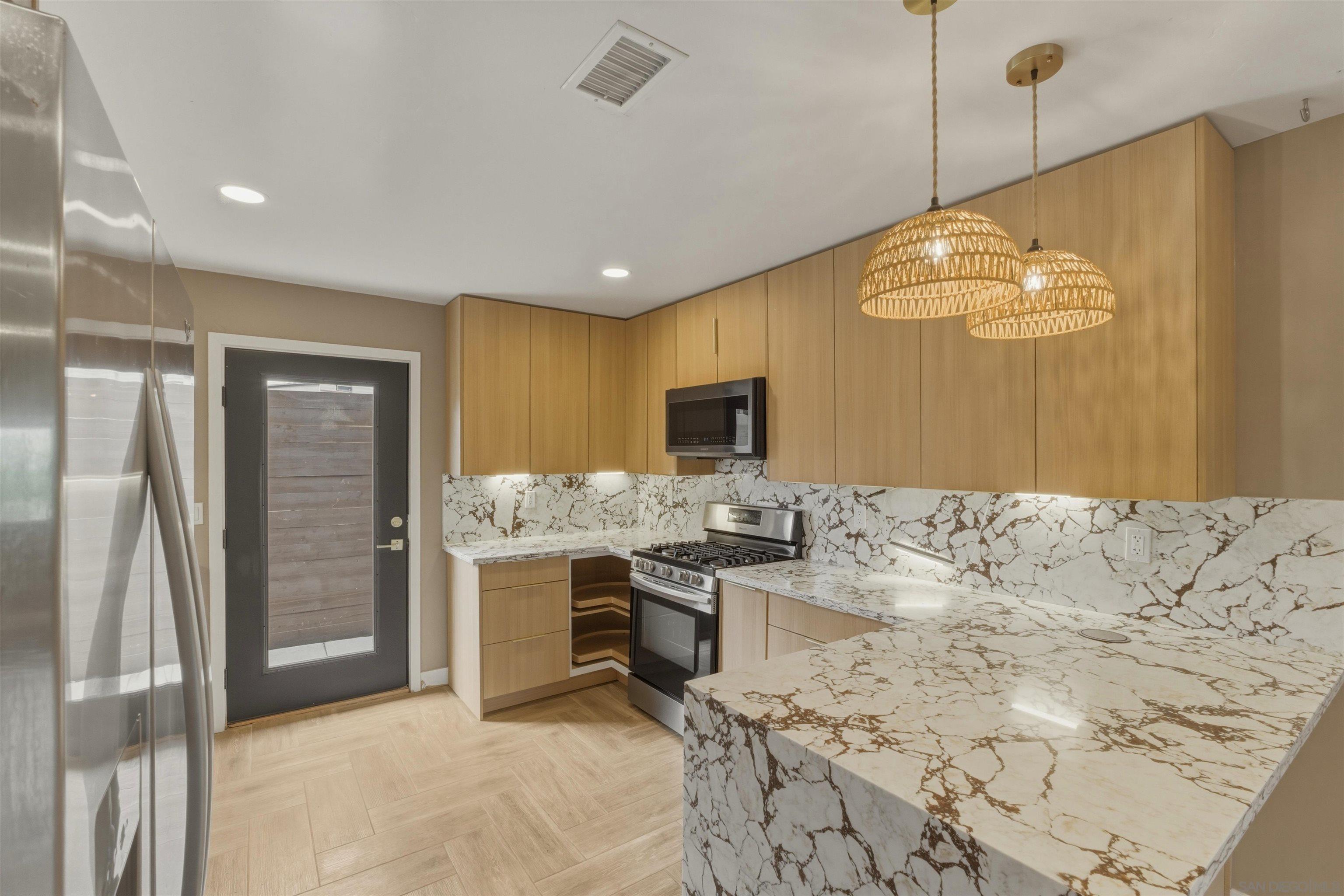 Detail Gallery Image 32 of 36 For 519  Camelot Dr, Oceanside,  CA 92054 - – Beds | – Baths