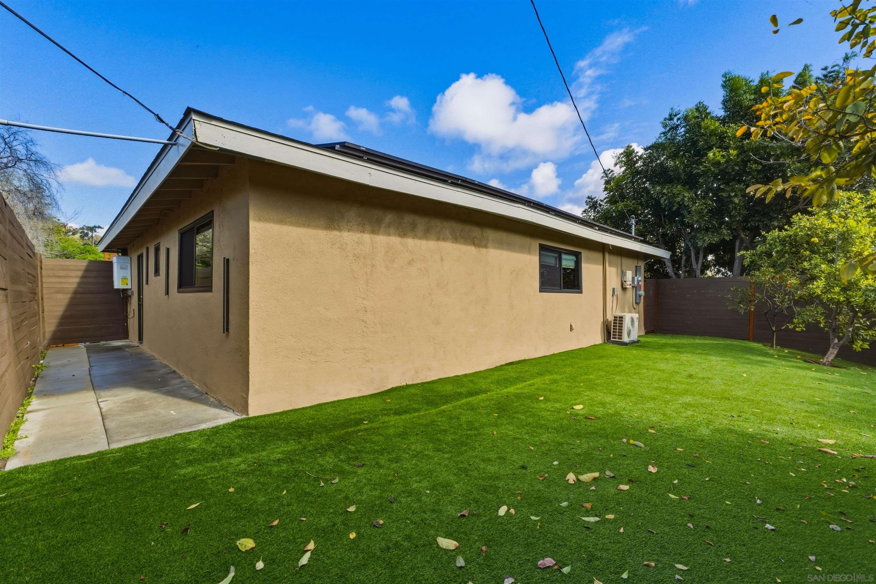 Detail Gallery Image 35 of 36 For 519  Camelot Dr, Oceanside,  CA 92054 - – Beds | – Baths