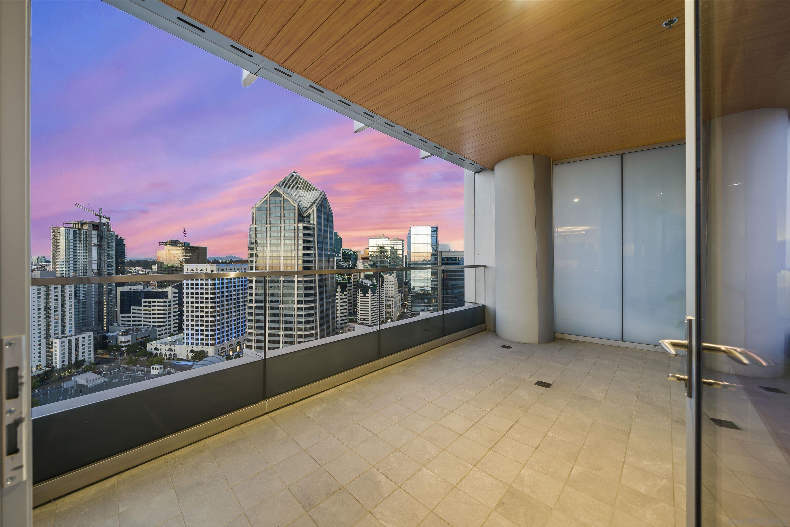 Detail Gallery Image 14 of 52 For 888 W E  3006, San Diego,  CA 92101 - 2 Beds | 2 Baths