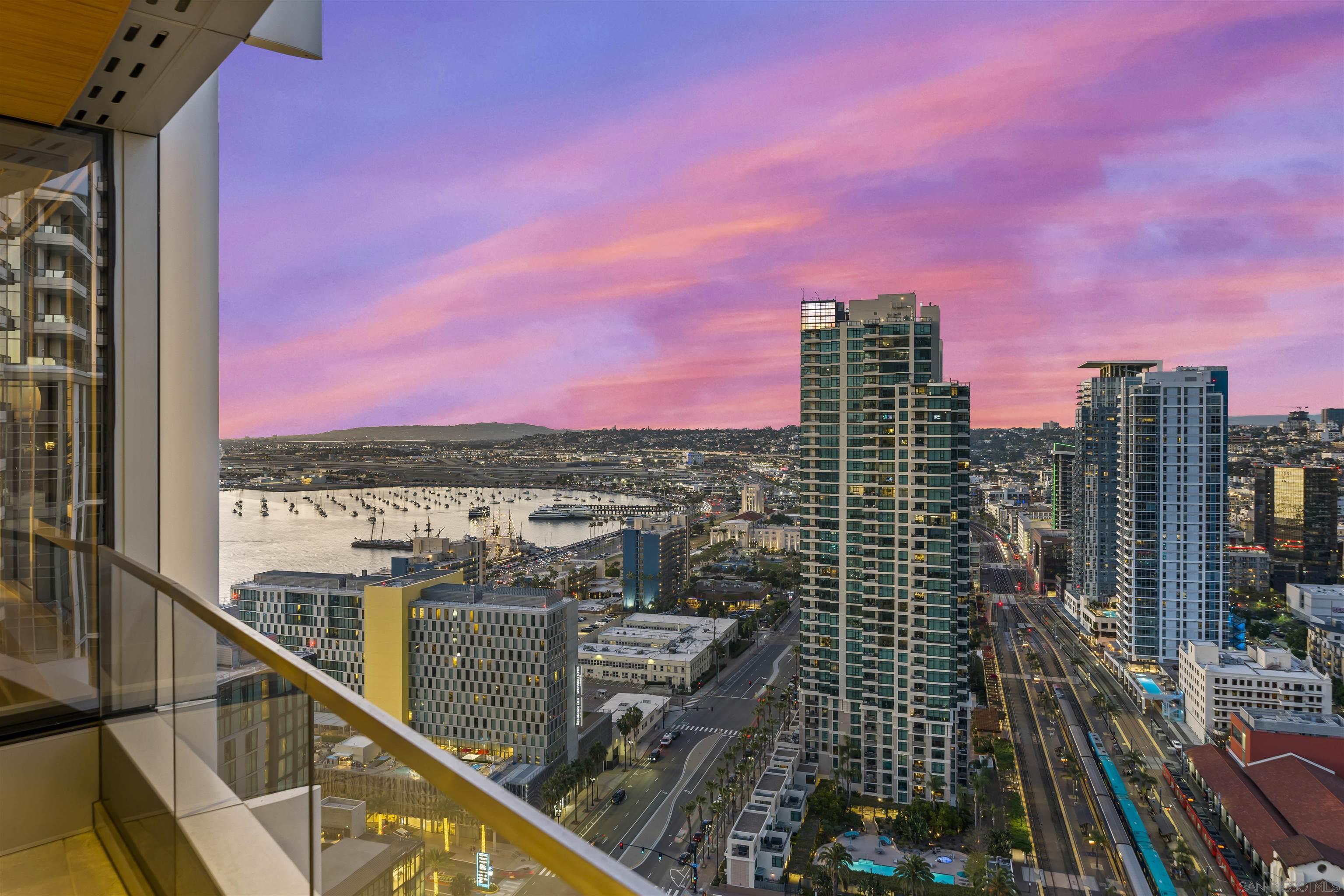 Detail Gallery Image 16 of 52 For 888 W E  3006, San Diego,  CA 92101 - 2 Beds | 2 Baths