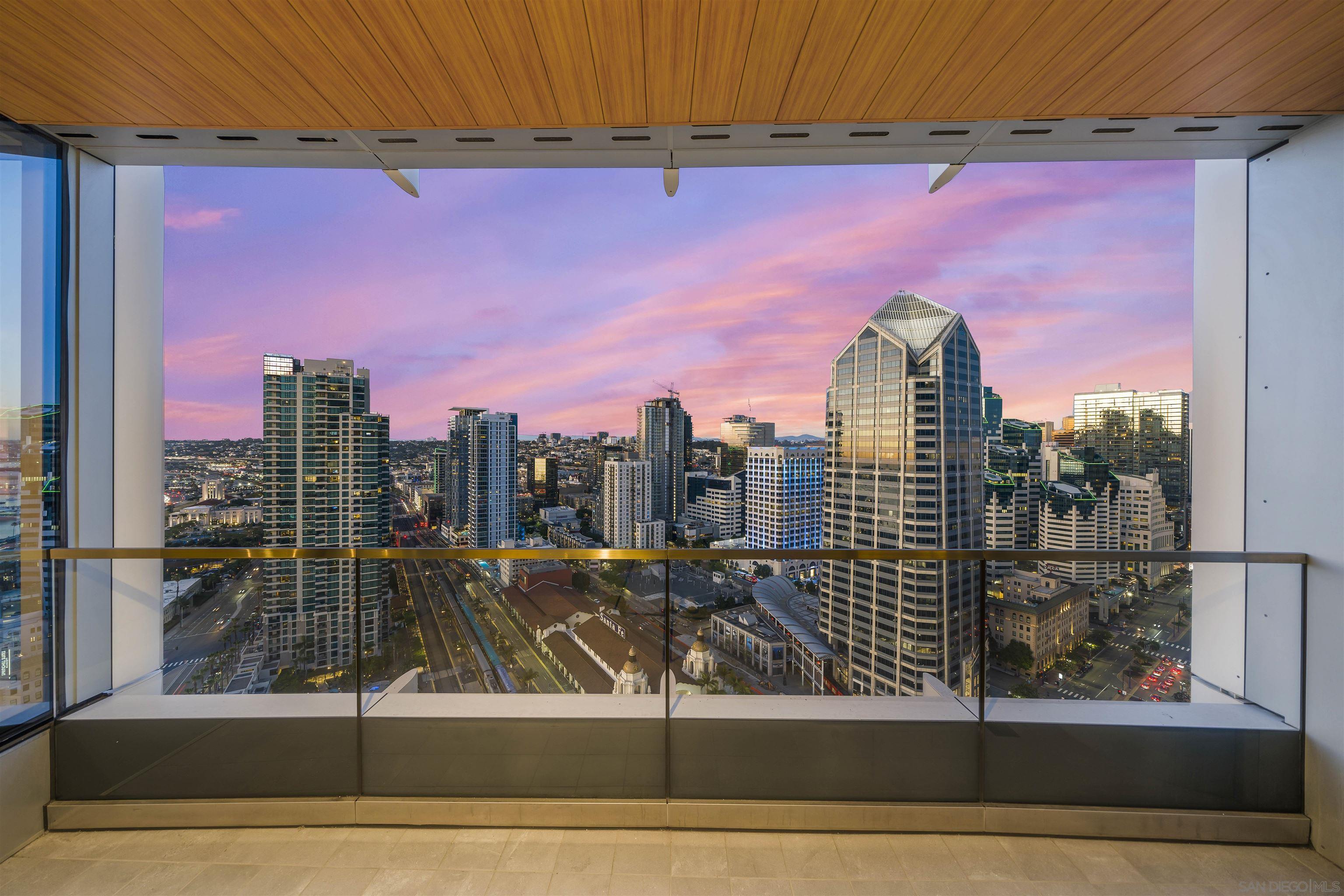 Detail Gallery Image 17 of 52 For 888 W E  3006, San Diego,  CA 92101 - 2 Beds | 2 Baths