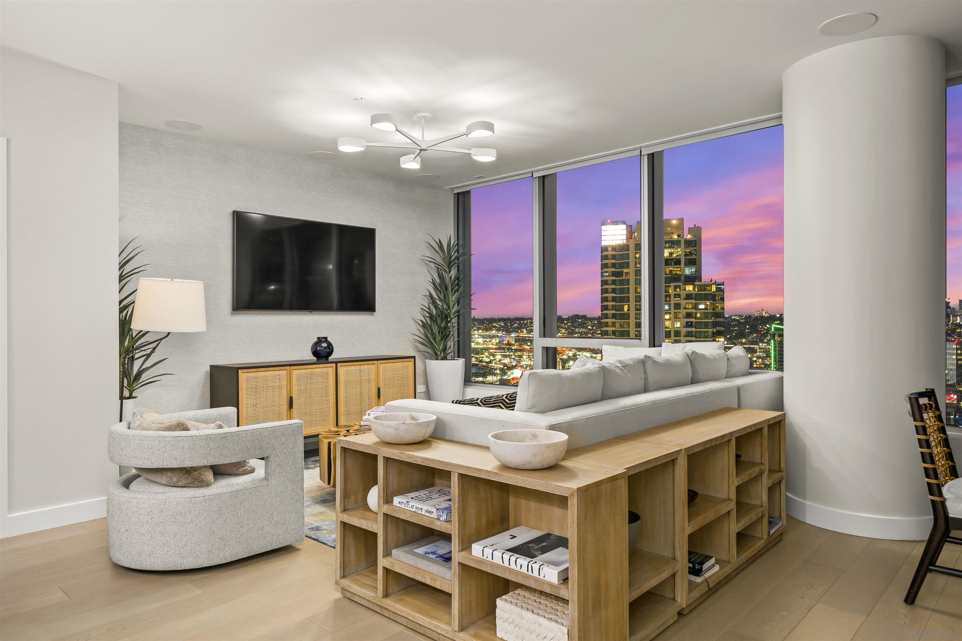 Detail Gallery Image 3 of 52 For 888 W E  3006, San Diego,  CA 92101 - 2 Beds | 2 Baths