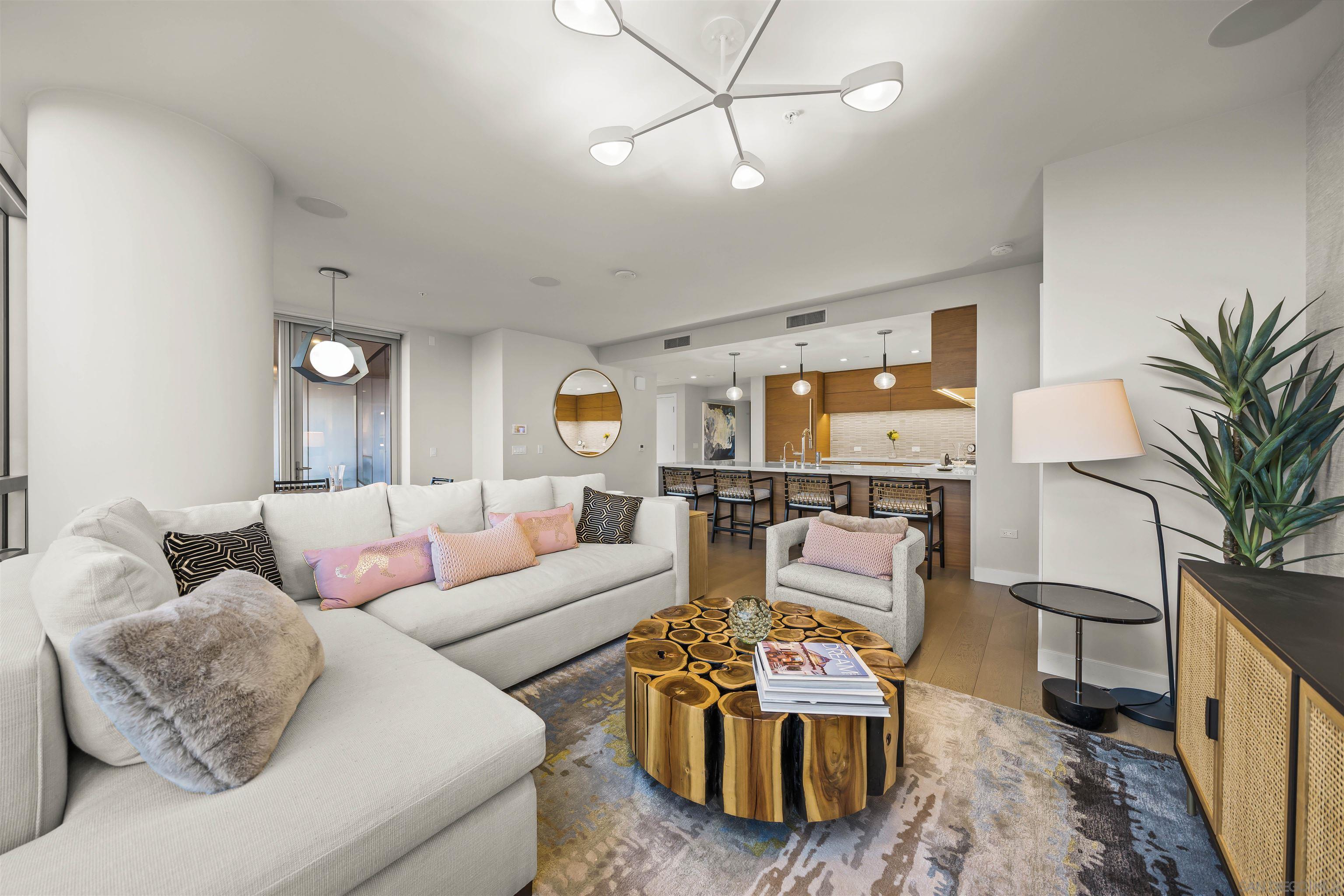 Detail Gallery Image 5 of 52 For 888 W E  3006, San Diego,  CA 92101 - 2 Beds | 2 Baths