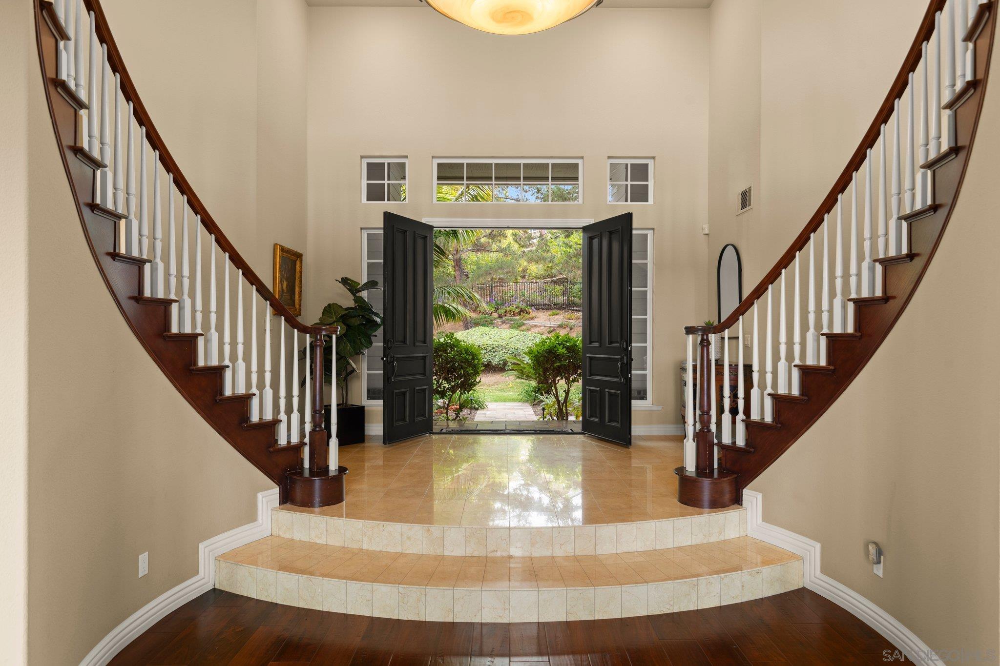 Detail Gallery Image 7 of 68 For 521  Latigo Row, Encinitas,  CA 92024 - 5 Beds | 4/1 Baths