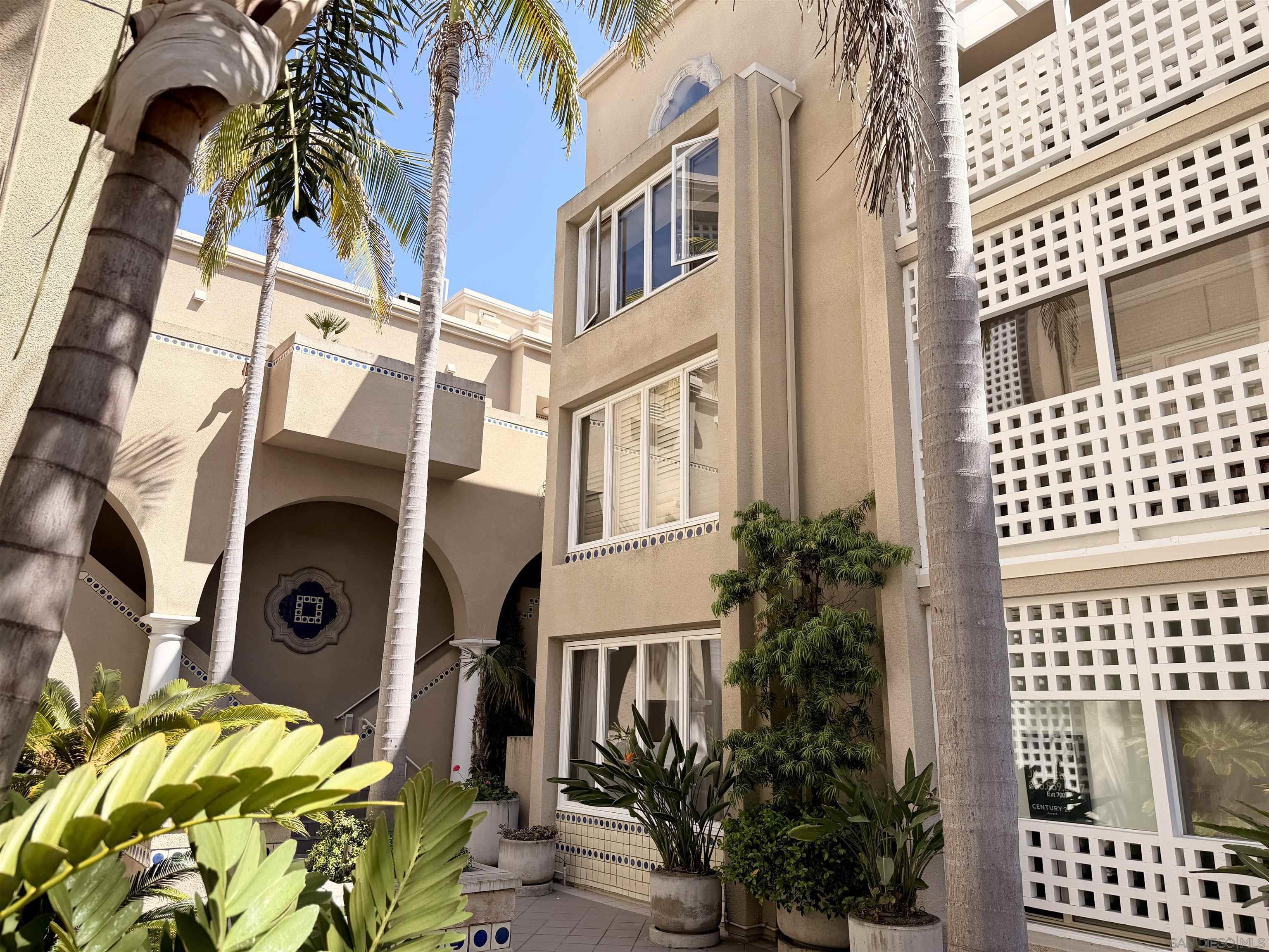 Detail Gallery Image 2 of 73 For 4012  Nobel  #303,  San Diego,  CA 92122 - 1 Beds | 1 Baths