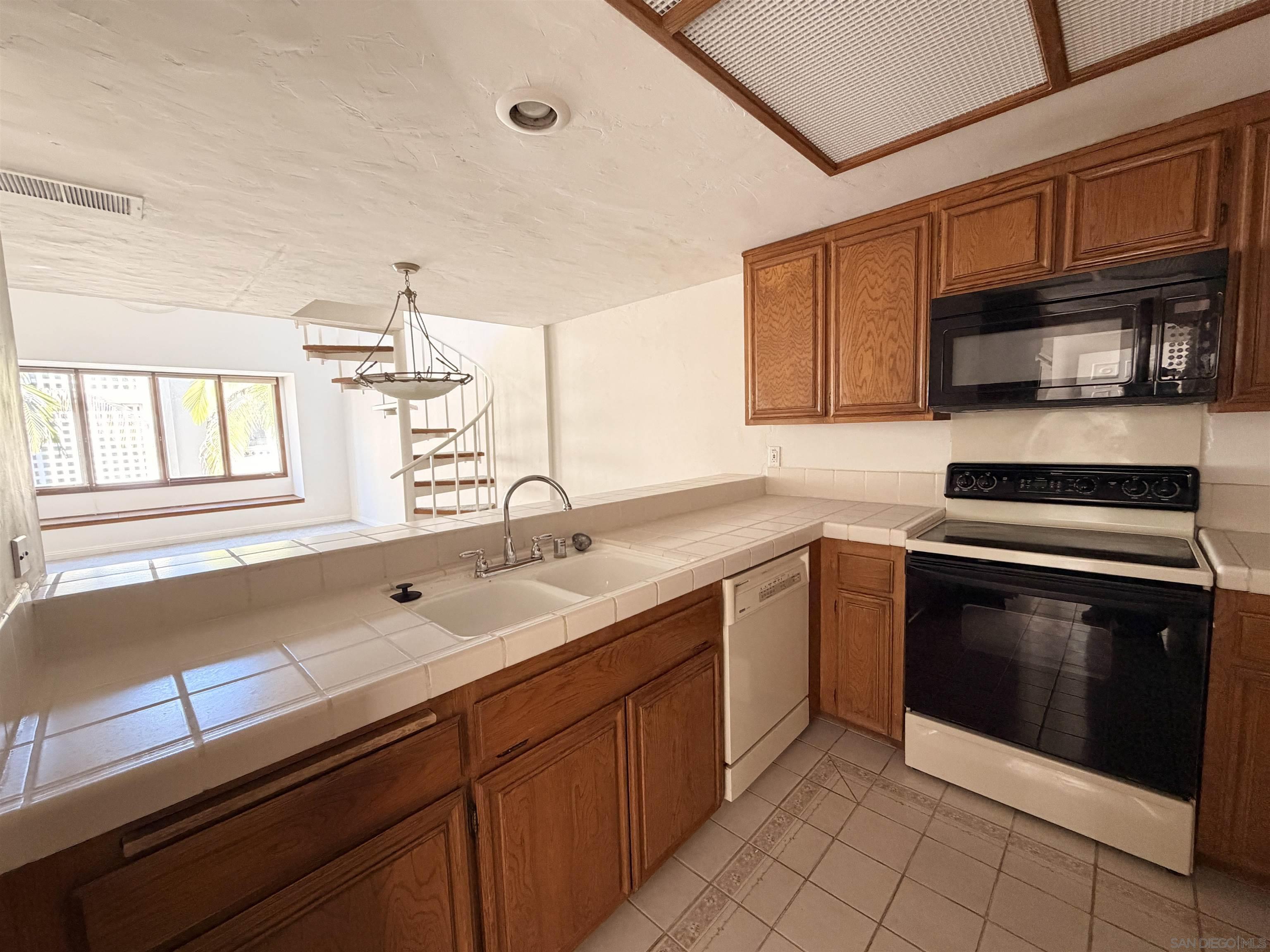 Detail Gallery Image 55 of 73 For 4012  Nobel  #303,  San Diego,  CA 92122 - 1 Beds | 1 Baths