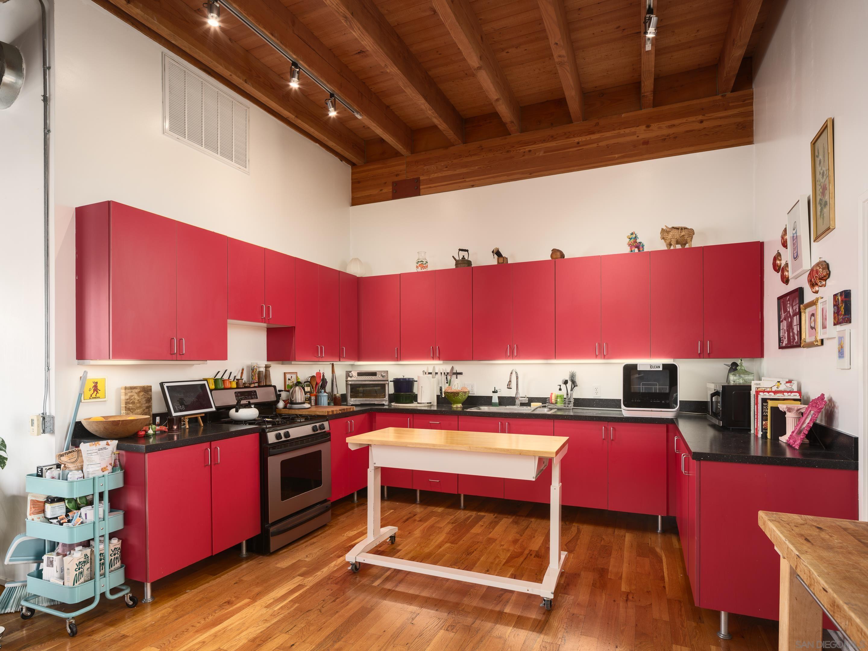 Detail Gallery Image 17 of 66 For 2202  30th St, San Diego,  CA 92104 - – Beds | – Baths