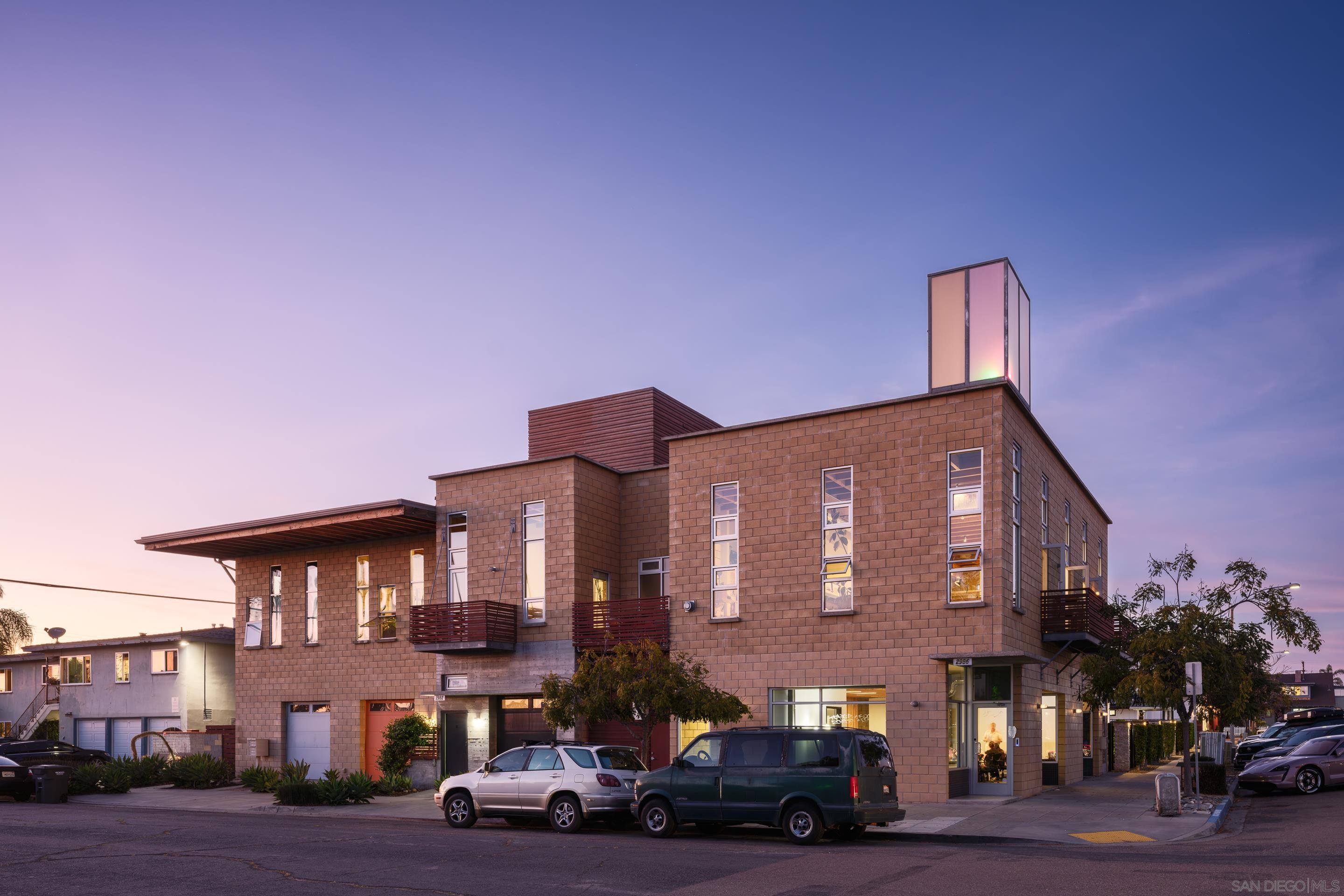 Detail Gallery Image 3 of 46 For 2202  30th St, San Diego,  CA 92104 - – Beds | – Baths