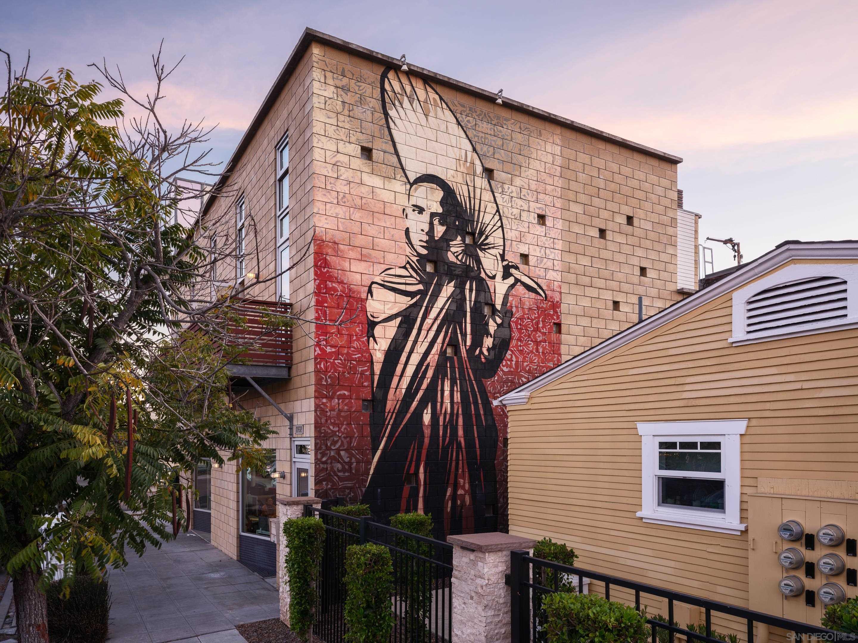 Detail Gallery Image 8 of 66 For 2202  30th St, San Diego,  CA 92104 - – Beds | – Baths