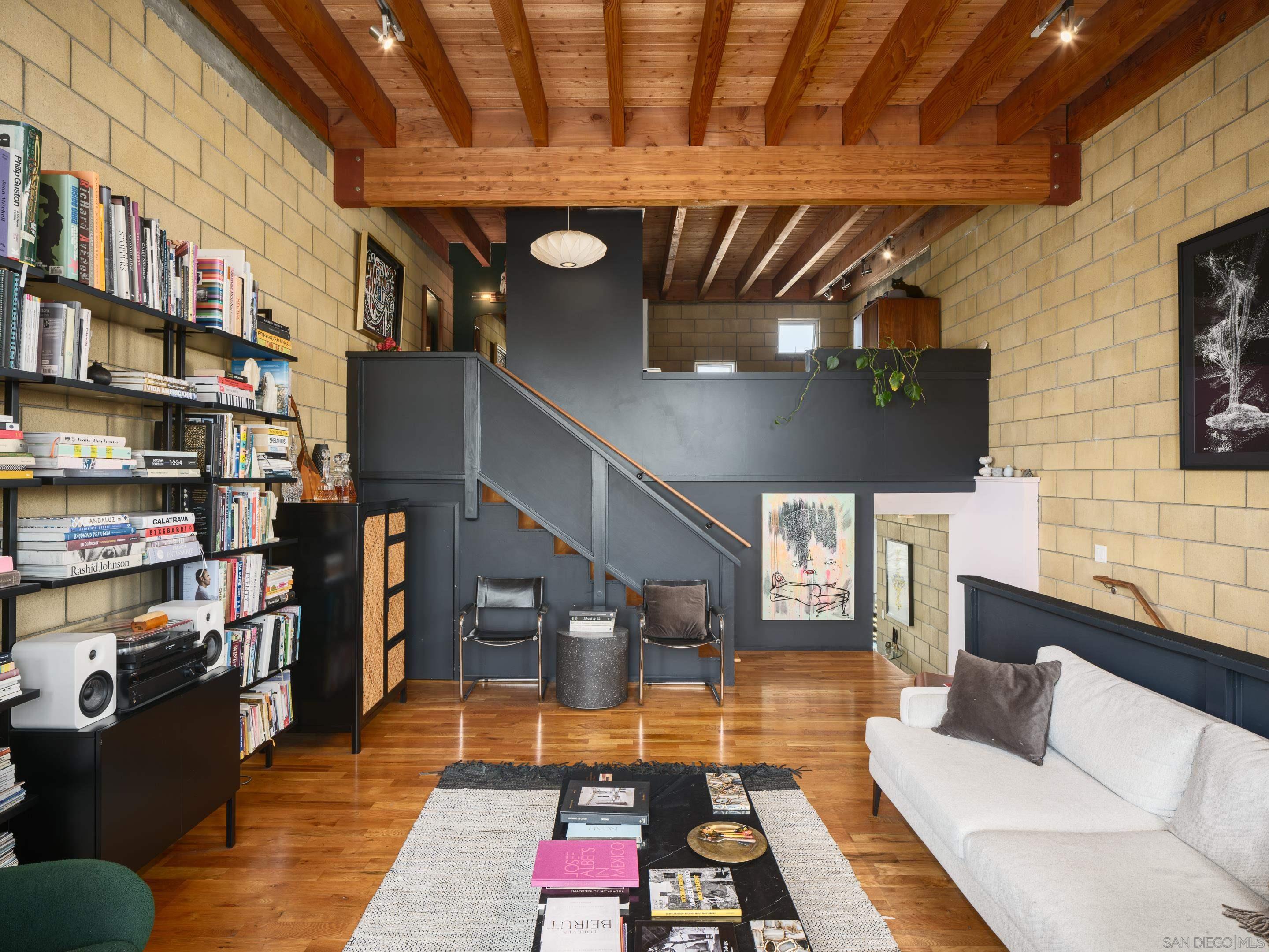 Detail Gallery Image 9 of 46 For 2202  30th St, San Diego,  CA 92104 - – Beds | – Baths