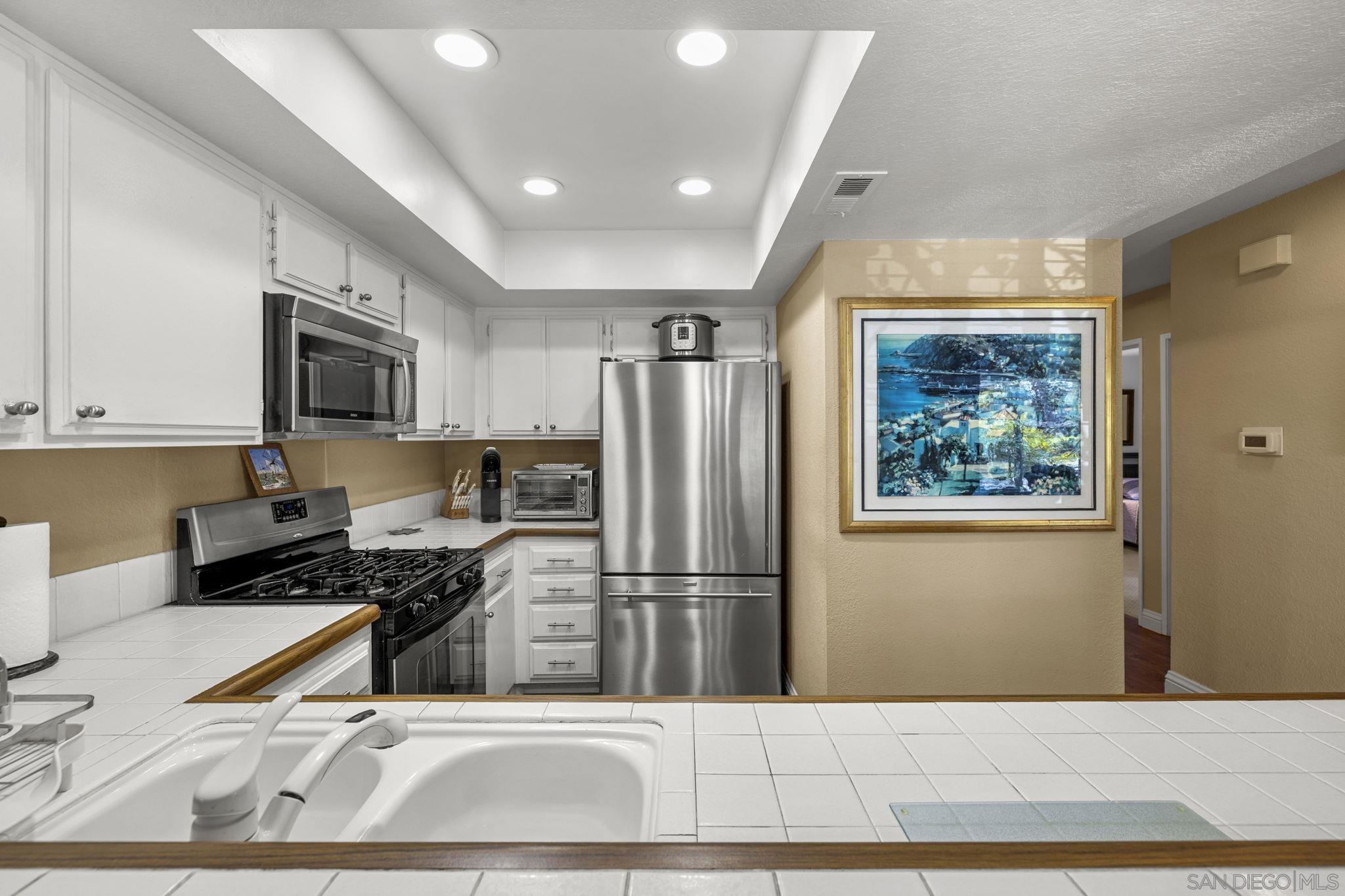 Detail Gallery Image 11 of 33 For 883  Ginger Ave, Carlsbad,  CA 92011 - 2 Beds | 1/1 Baths