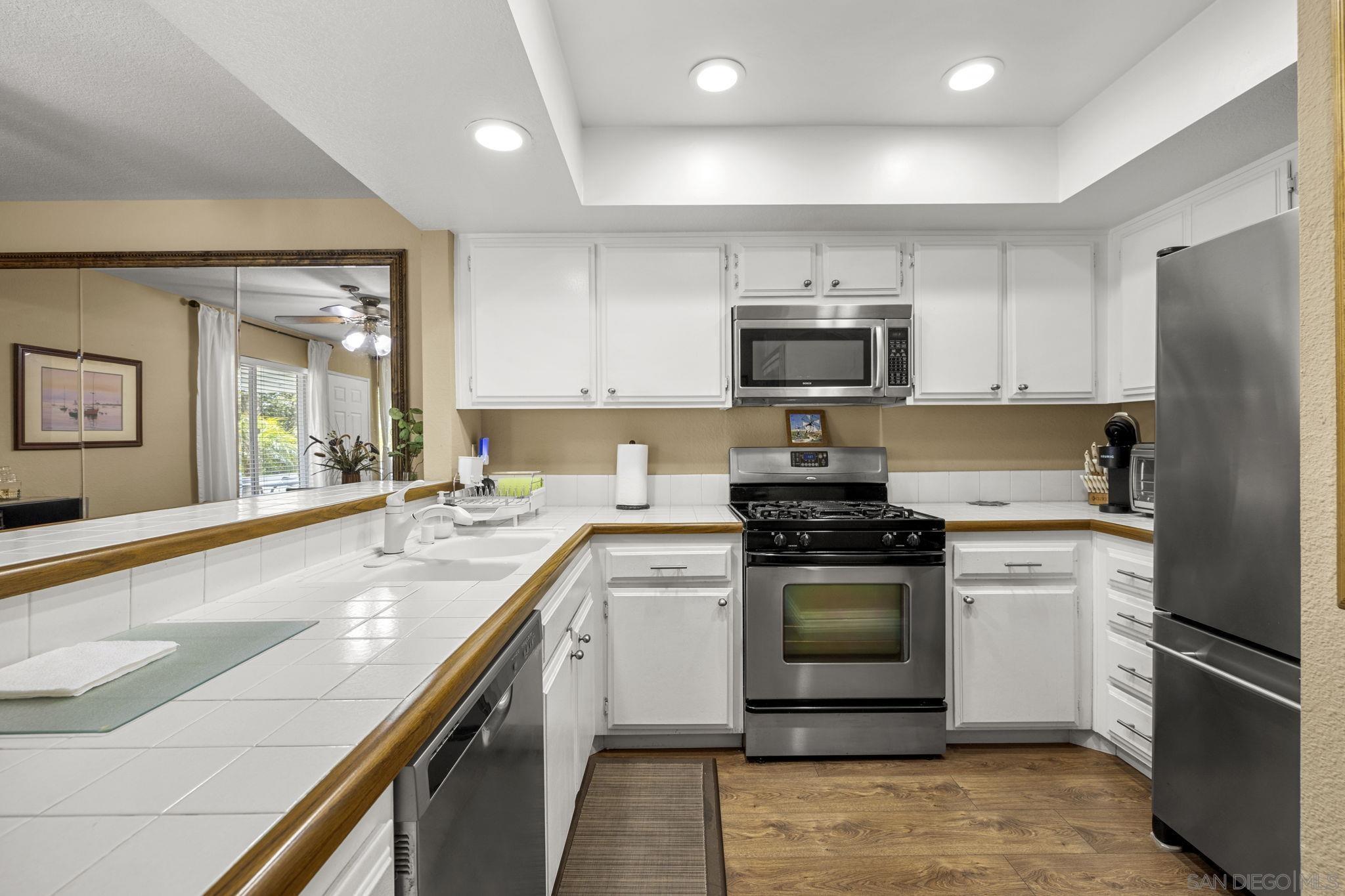 Detail Gallery Image 13 of 33 For 883  Ginger Ave, Carlsbad,  CA 92011 - 2 Beds | 1/1 Baths