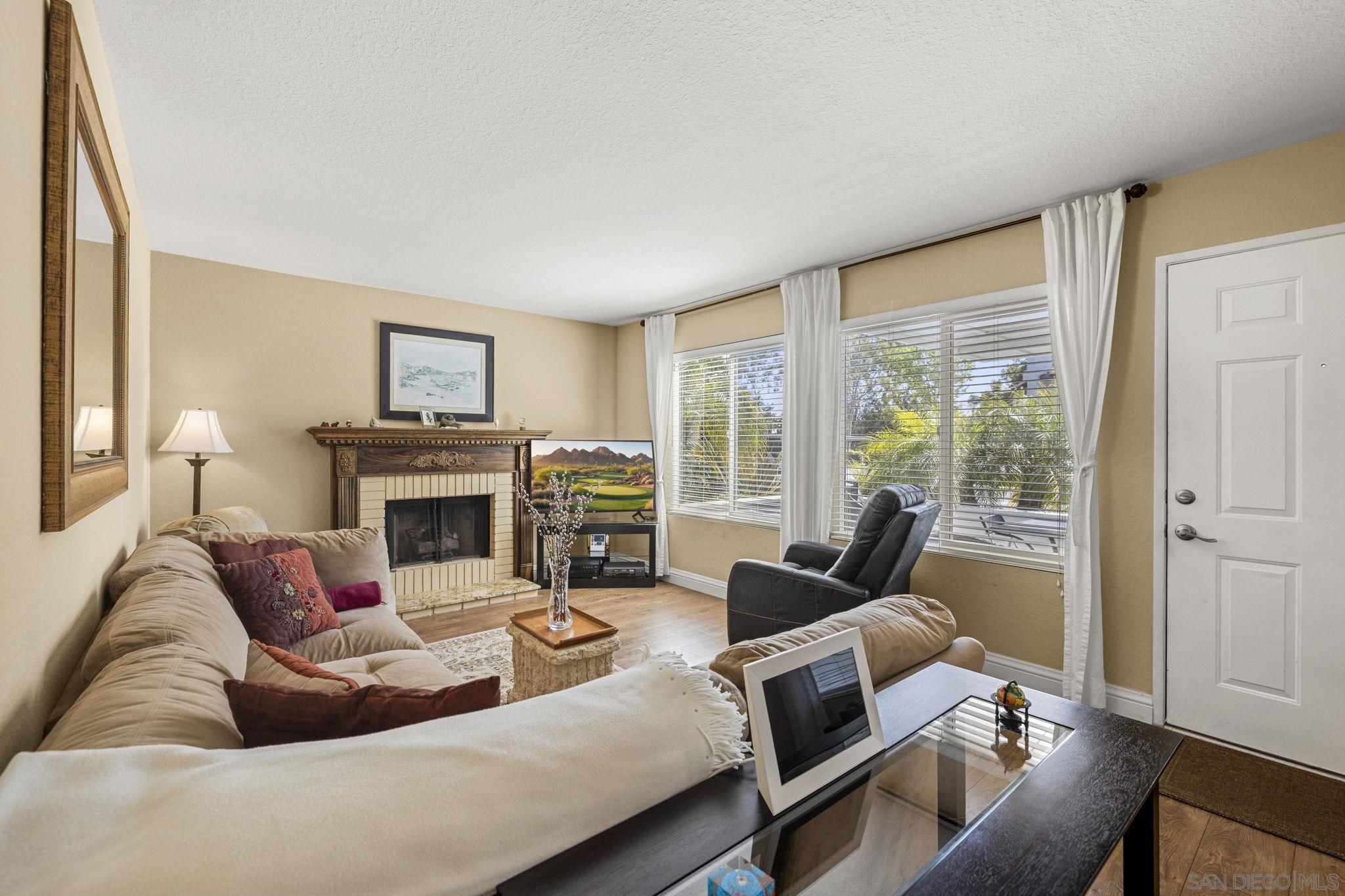 Detail Gallery Image 7 of 33 For 883  Ginger Ave, Carlsbad,  CA 92011 - 2 Beds | 1/1 Baths