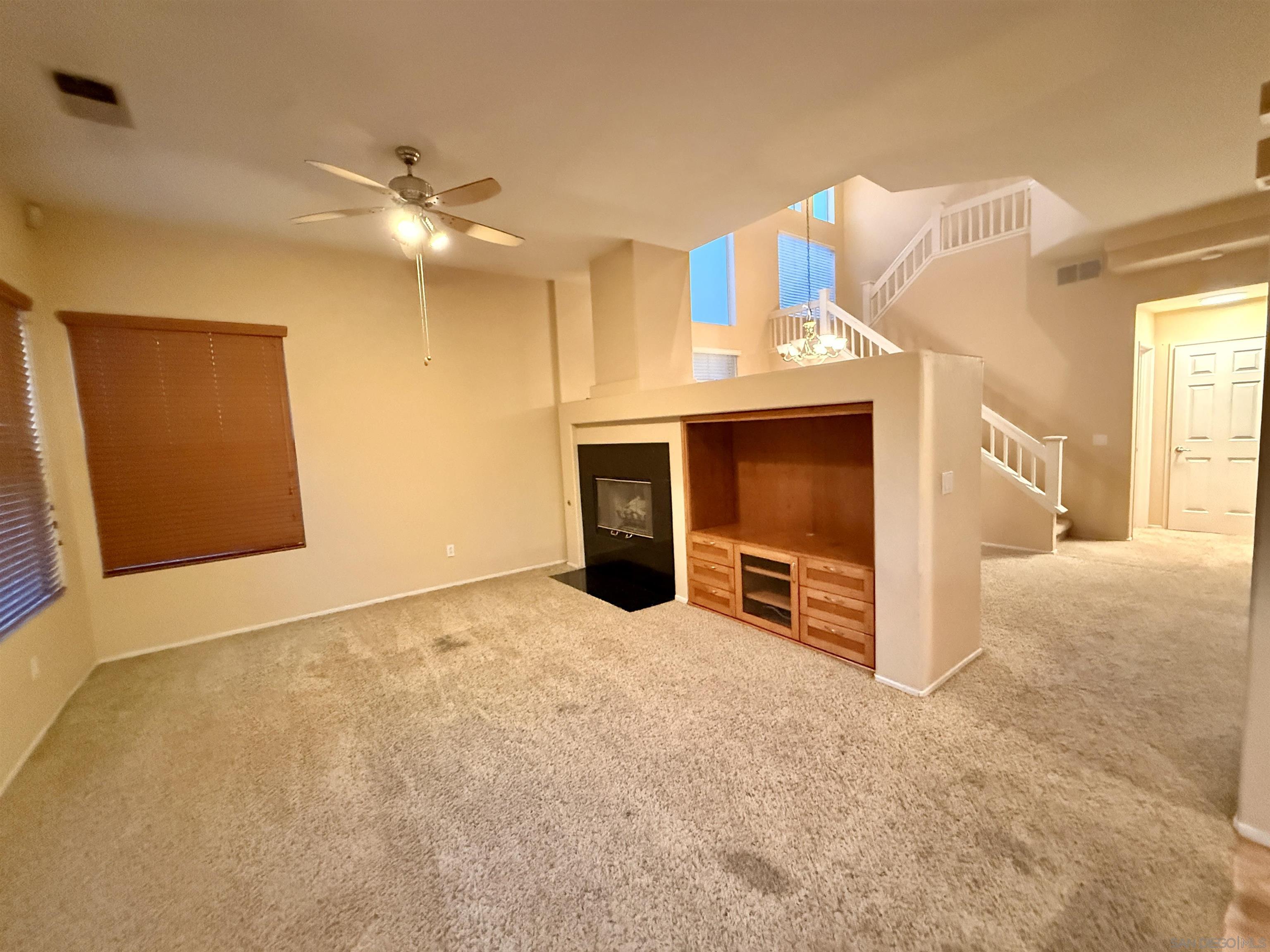 Detail Gallery Image 7 of 53 For 12061  Daymark Ct, San Diego,  CA 92131 - 4 Beds | 2/1 Baths