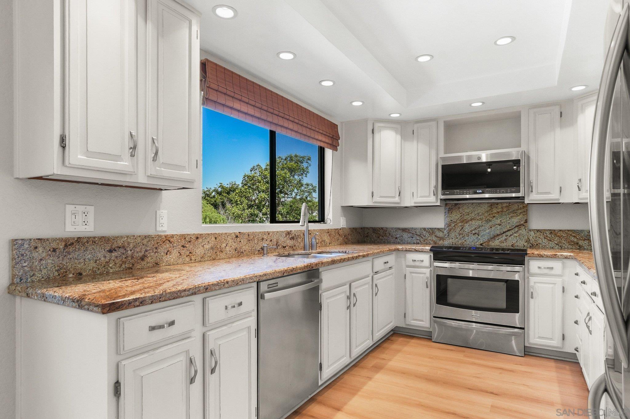 Front Image Thumbnail for SD260006819