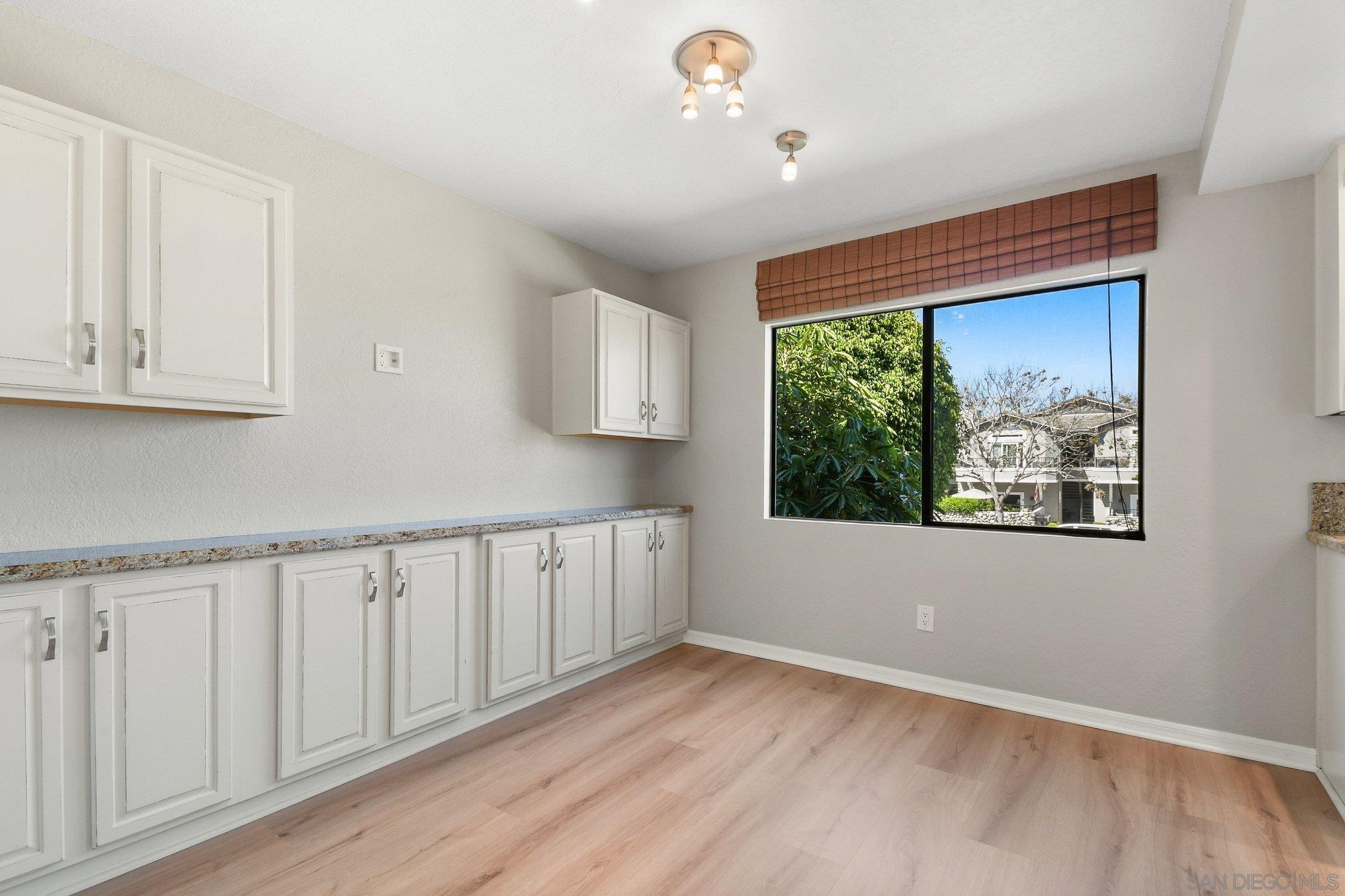 Detail Gallery Image 11 of 36 For 835  E Ave  #B,  Coronado,  CA 92118 - 3 Beds | 2/1 Baths
