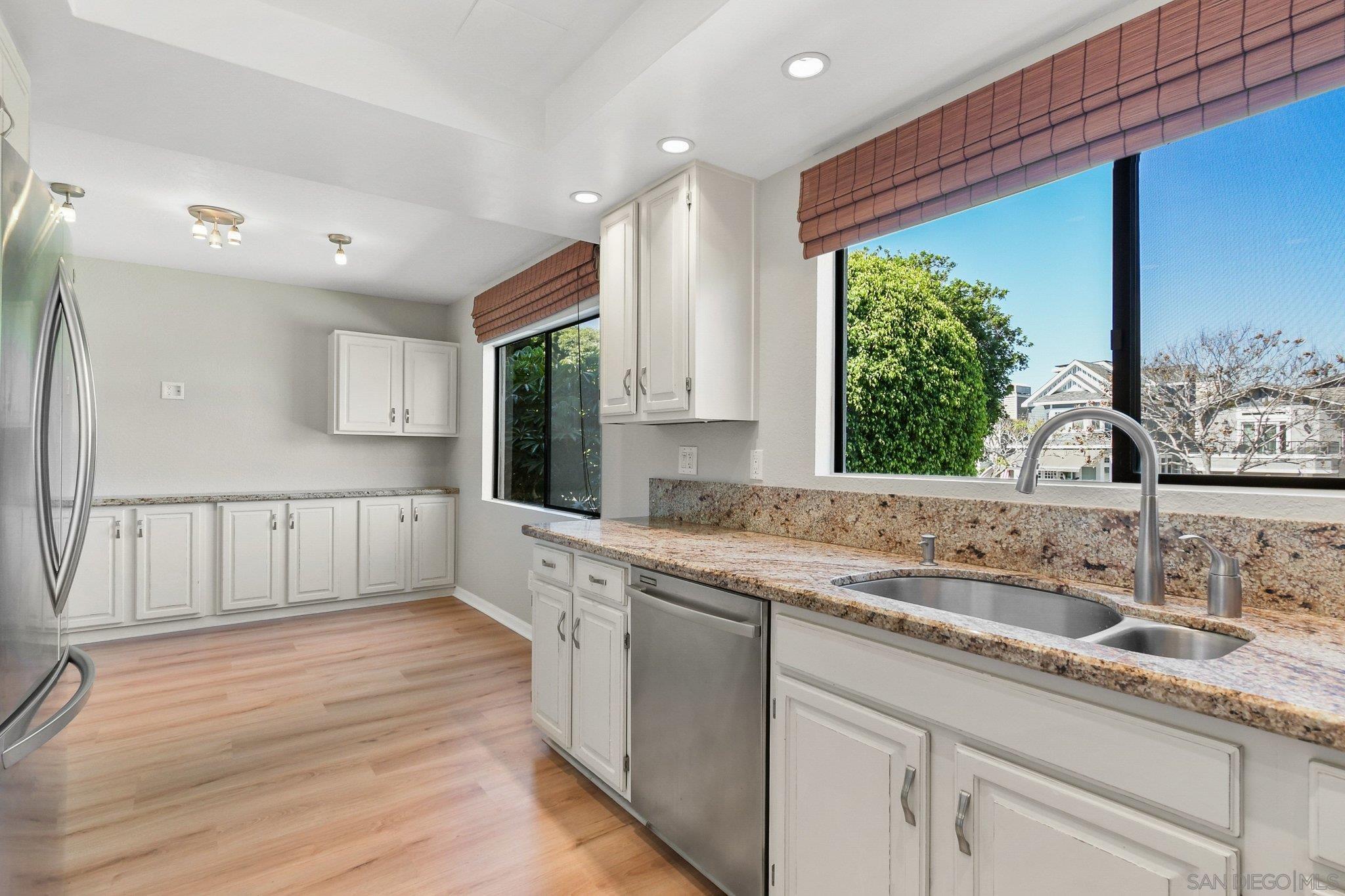 Detail Gallery Image 14 of 36 For 835  E Ave  #B,  Coronado,  CA 92118 - 3 Beds | 2/1 Baths