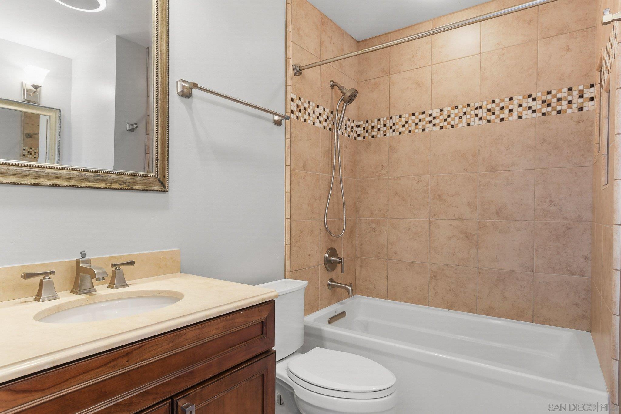 Detail Gallery Image 28 of 36 For 835  E Ave  #B,  Coronado,  CA 92118 - 3 Beds | 2/1 Baths