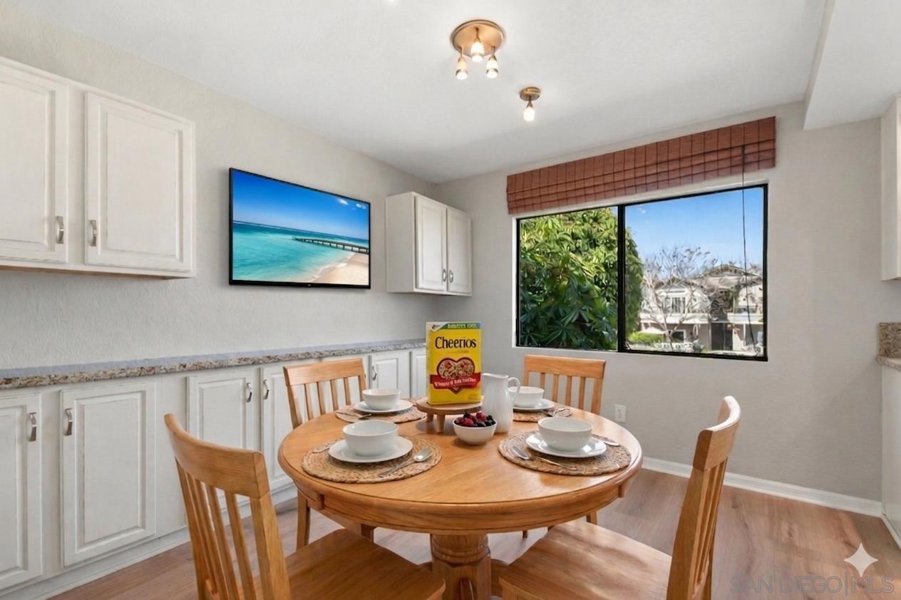 Detail Gallery Image 10 of 36 For 835  E Ave  #B,  Coronado,  CA 92118 - 3 Beds | 2/1 Baths