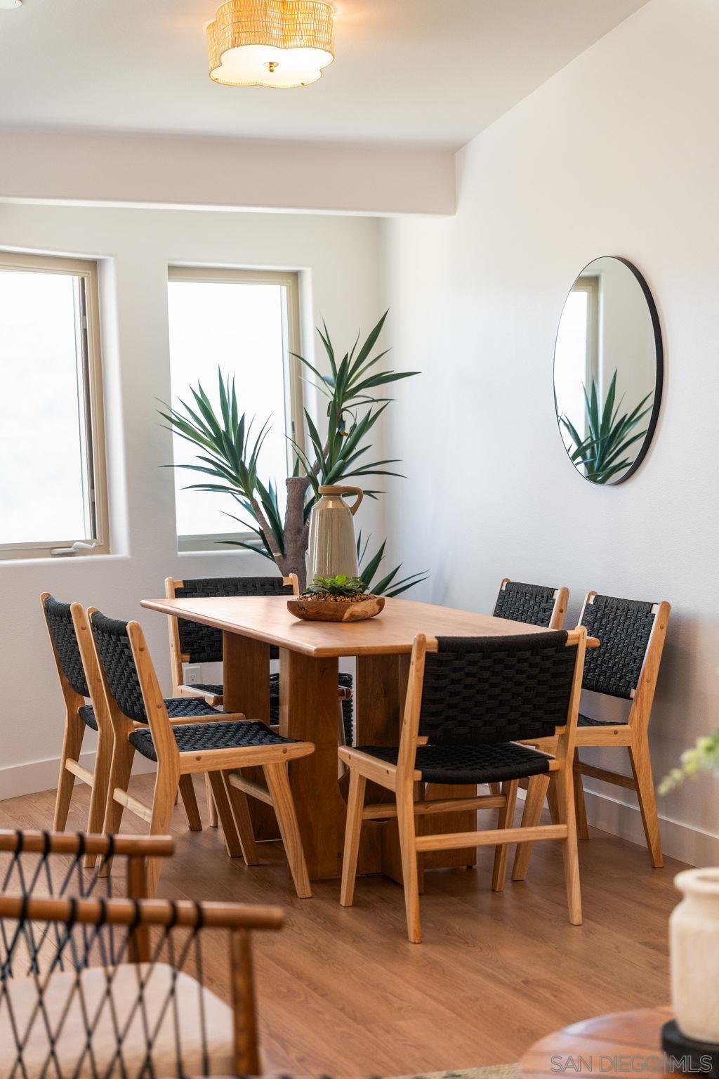 Detail Gallery Image 12 of 33 For 2483  Oxford Ave, Cardiff By The Sea,  CA 92007 - 3 Beds | 3 Baths