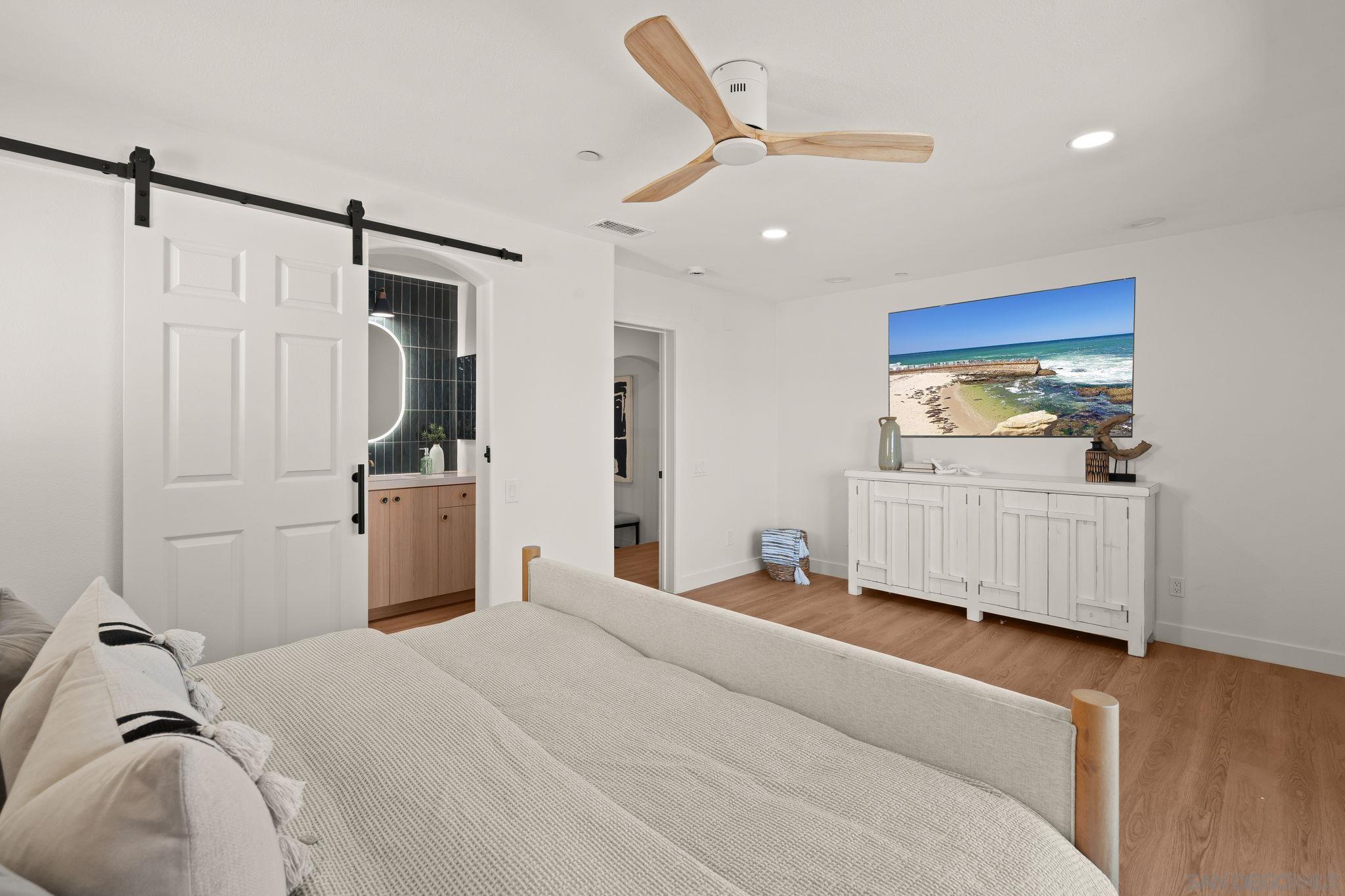 Detail Gallery Image 17 of 33 For 2483  Oxford Ave, Cardiff By The Sea,  CA 92007 - 3 Beds | 3 Baths