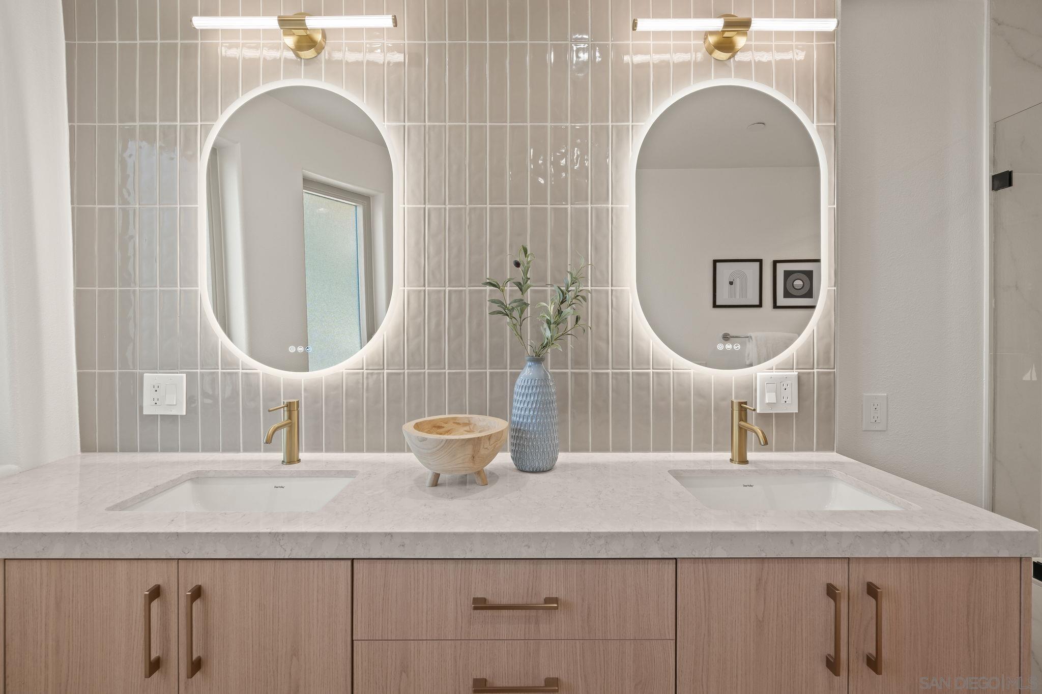 Detail Gallery Image 25 of 33 For 2483  Oxford Ave, Cardiff By The Sea,  CA 92007 - 3 Beds | 3 Baths