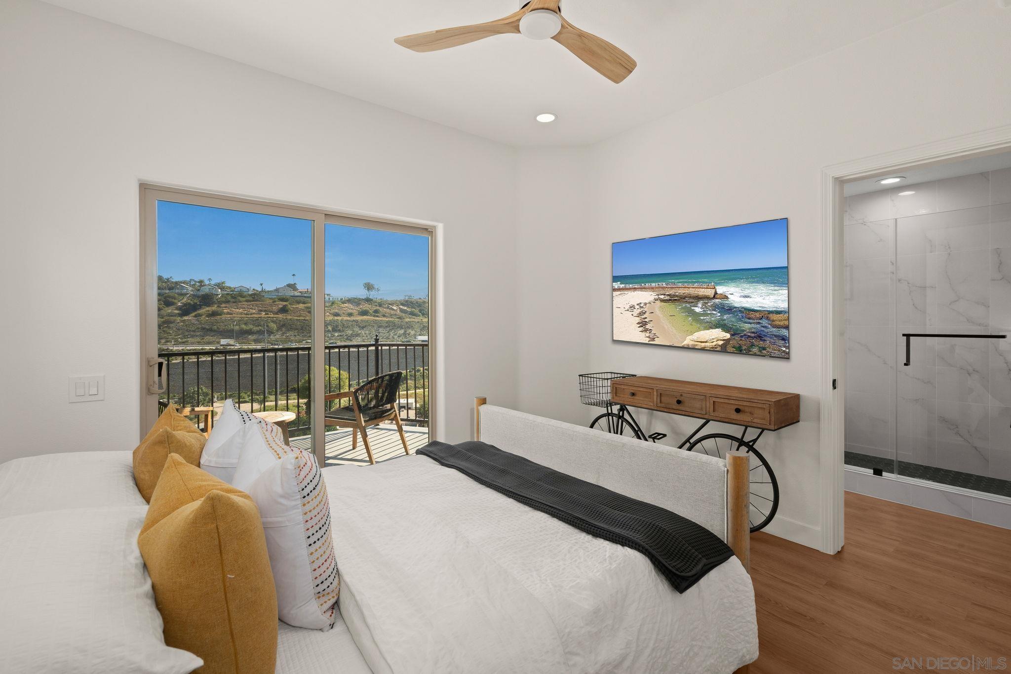 Detail Gallery Image 28 of 33 For 2483  Oxford Ave, Cardiff By The Sea,  CA 92007 - 3 Beds | 3 Baths