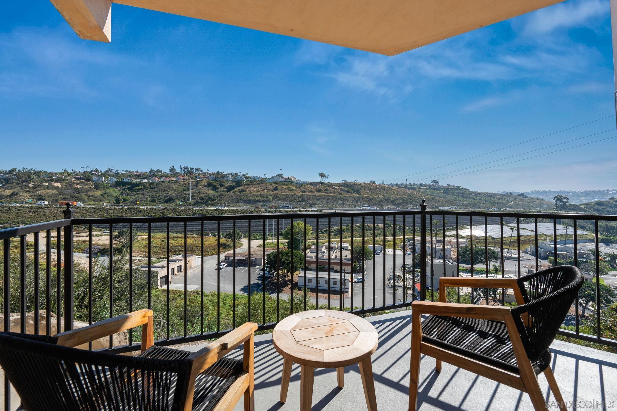 Detail Gallery Image 30 of 33 For 2483  Oxford Ave, Cardiff By The Sea,  CA 92007 - 3 Beds | 3 Baths