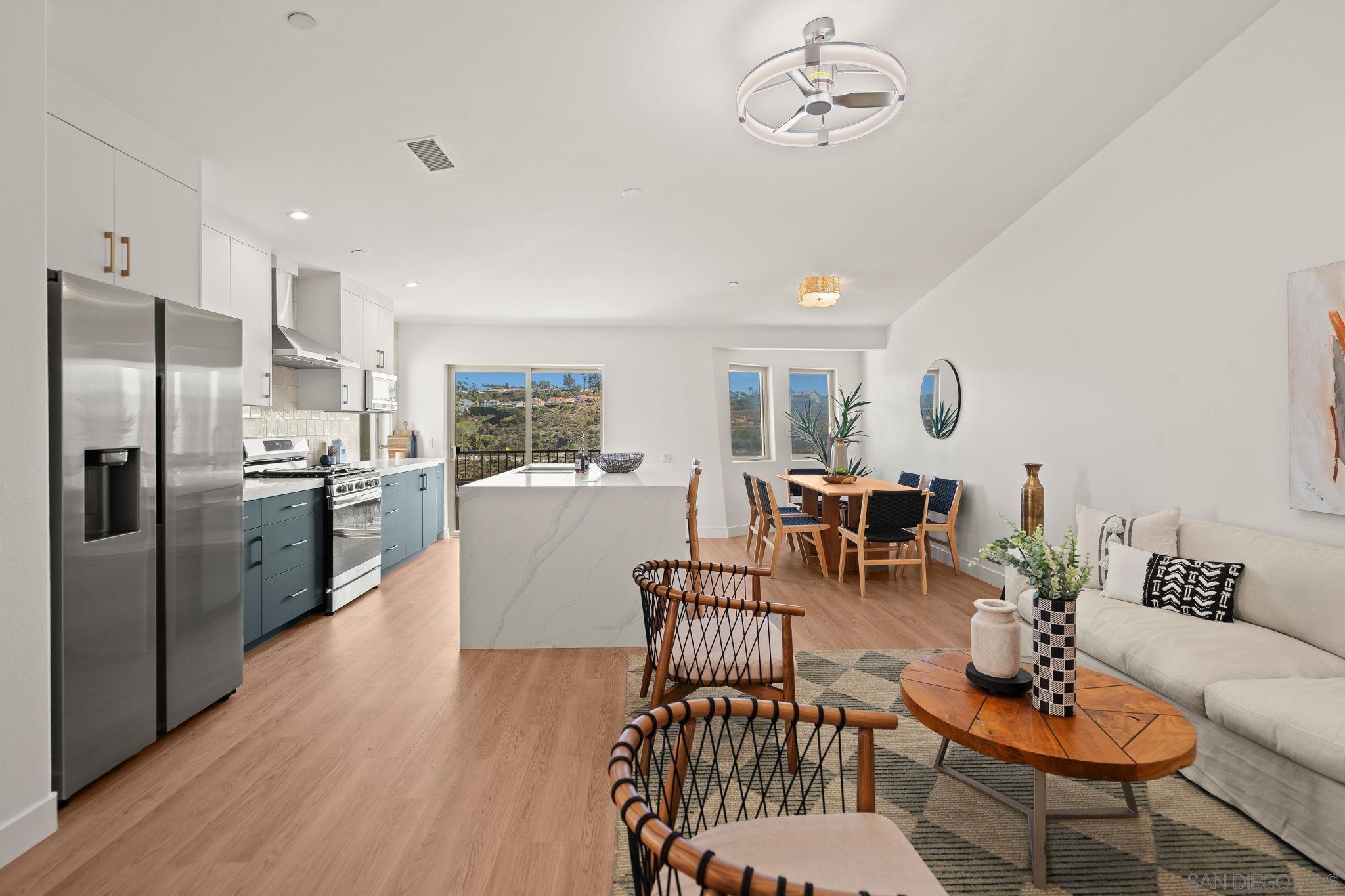 Detail Gallery Image 7 of 33 For 2483  Oxford Ave, Cardiff By The Sea,  CA 92007 - 3 Beds | 3 Baths