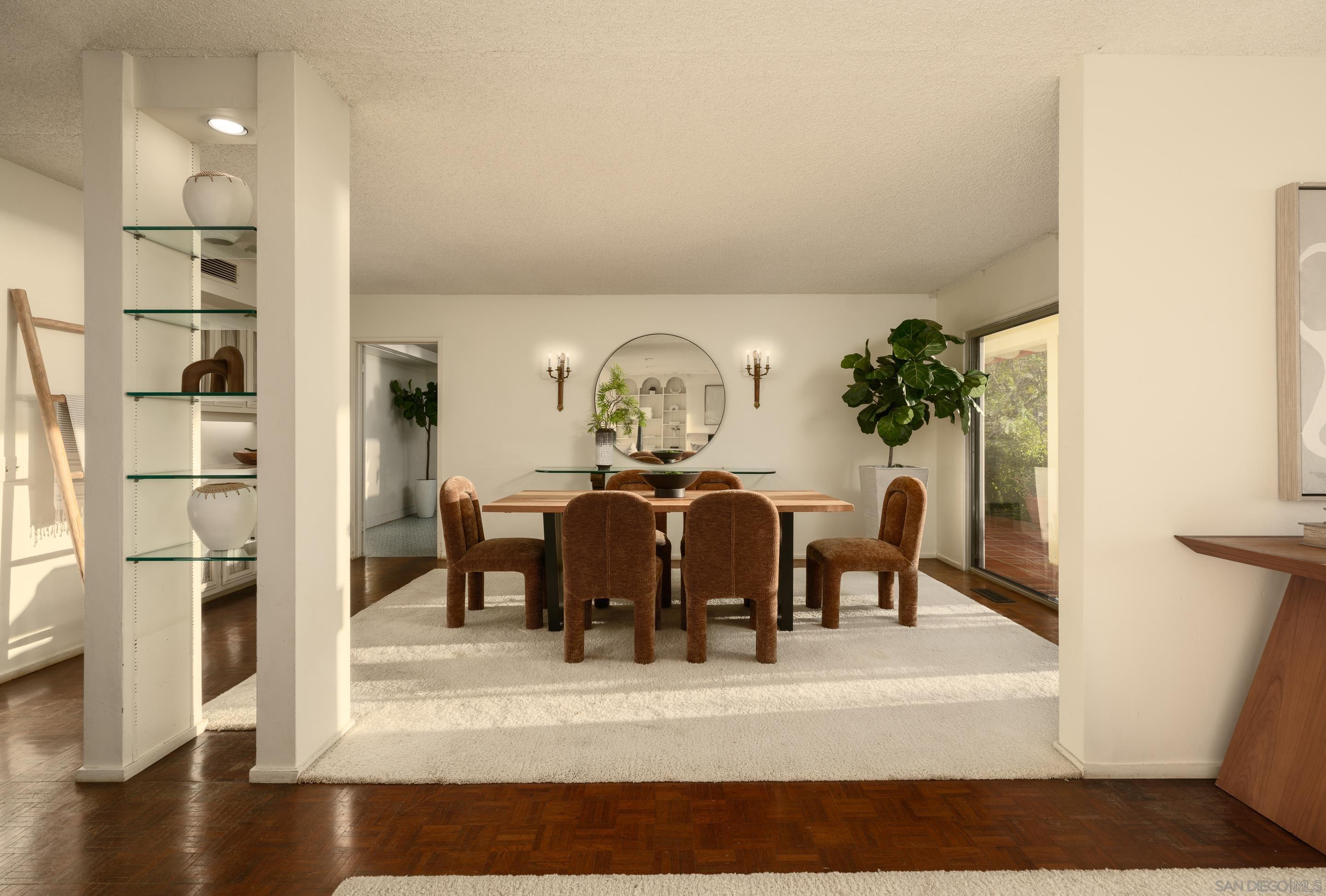 Detail Gallery Image 13 of 36 For 2586  Calle Del Oro, La Jolla,  CA 92037 - 3 Beds | 3 Baths