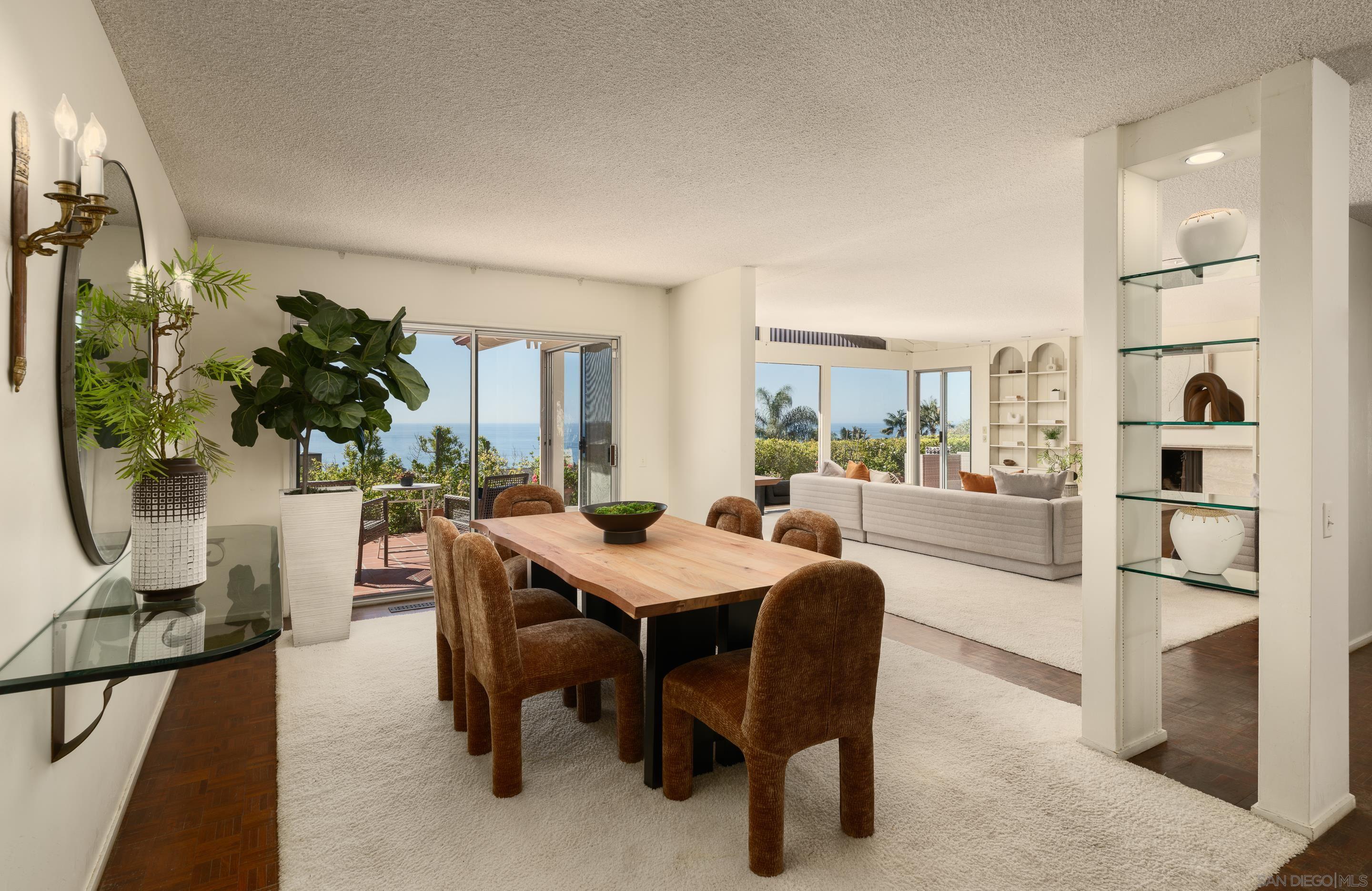 Detail Gallery Image 14 of 36 For 2586  Calle Del Oro, La Jolla,  CA 92037 - 3 Beds | 3 Baths