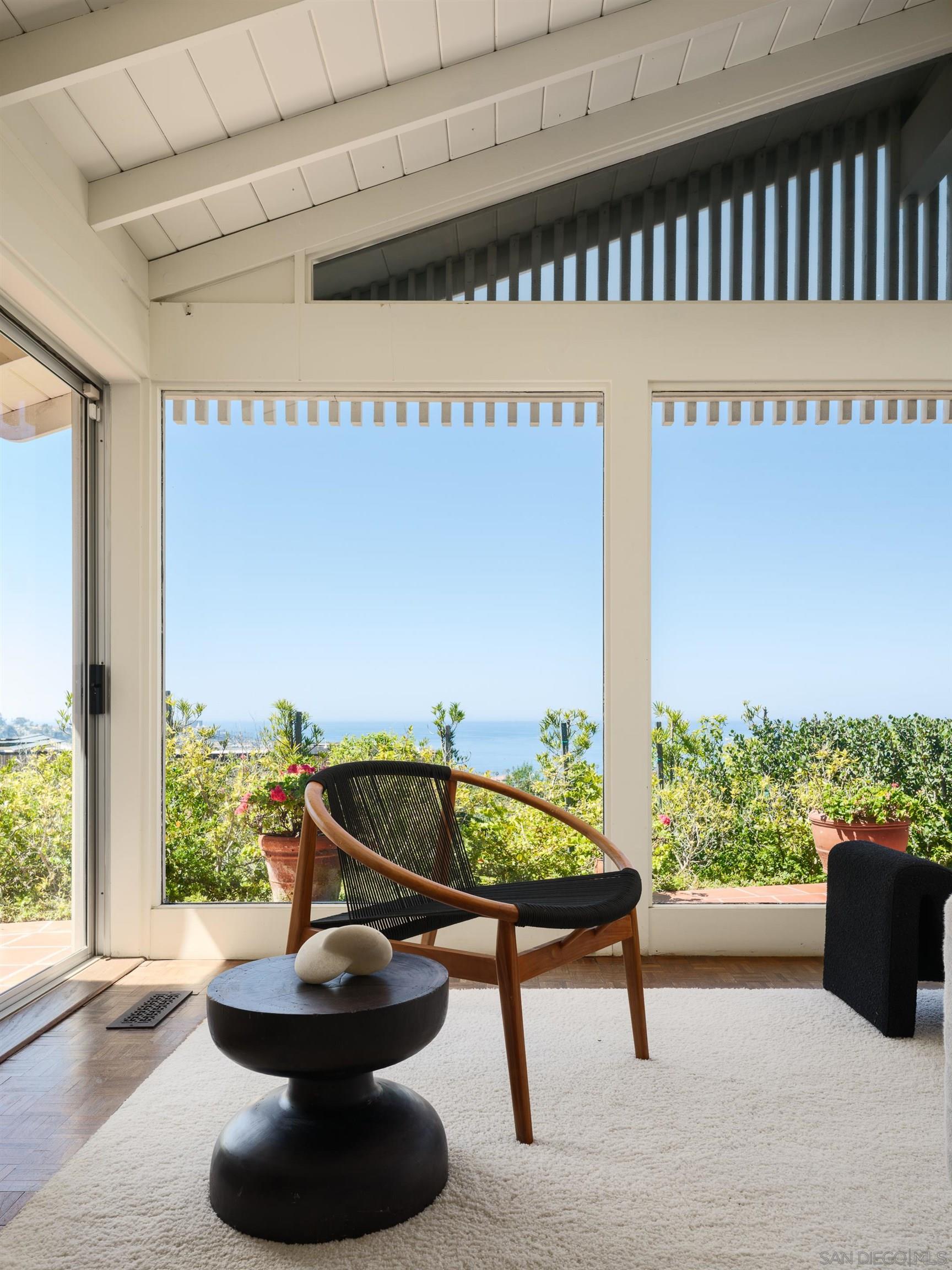 Detail Gallery Image 15 of 36 For 2586  Calle Del Oro, La Jolla,  CA 92037 - 3 Beds | 3 Baths