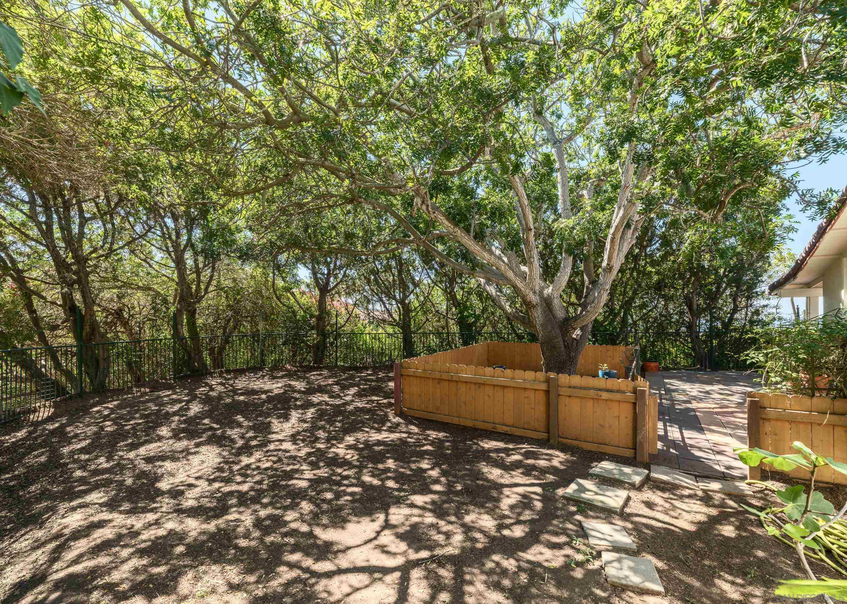 Detail Gallery Image 22 of 36 For 2586  Calle Del Oro, La Jolla,  CA 92037 - 3 Beds | 3 Baths