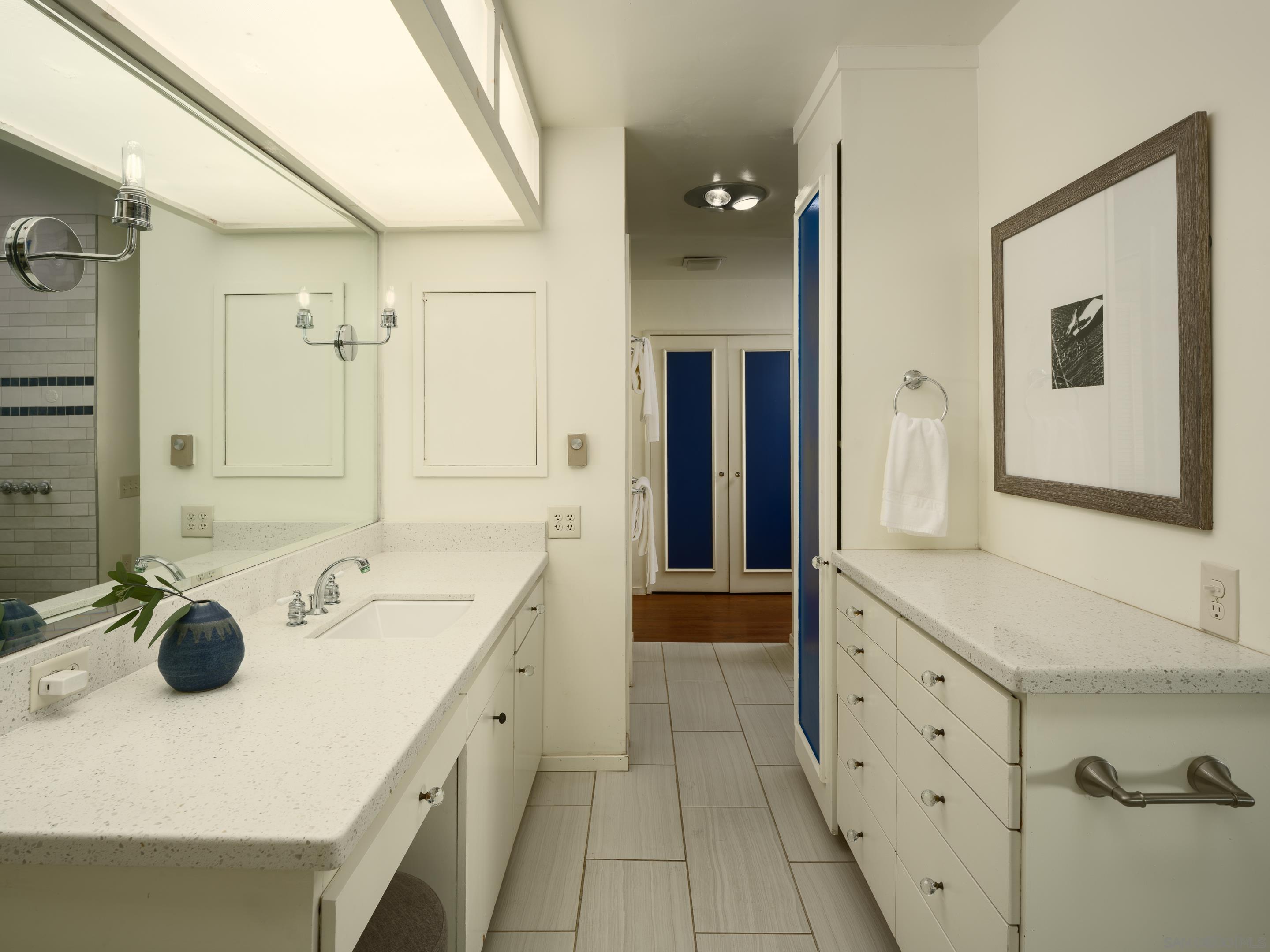 Detail Gallery Image 27 of 36 For 2586  Calle Del Oro, La Jolla,  CA 92037 - 3 Beds | 3 Baths