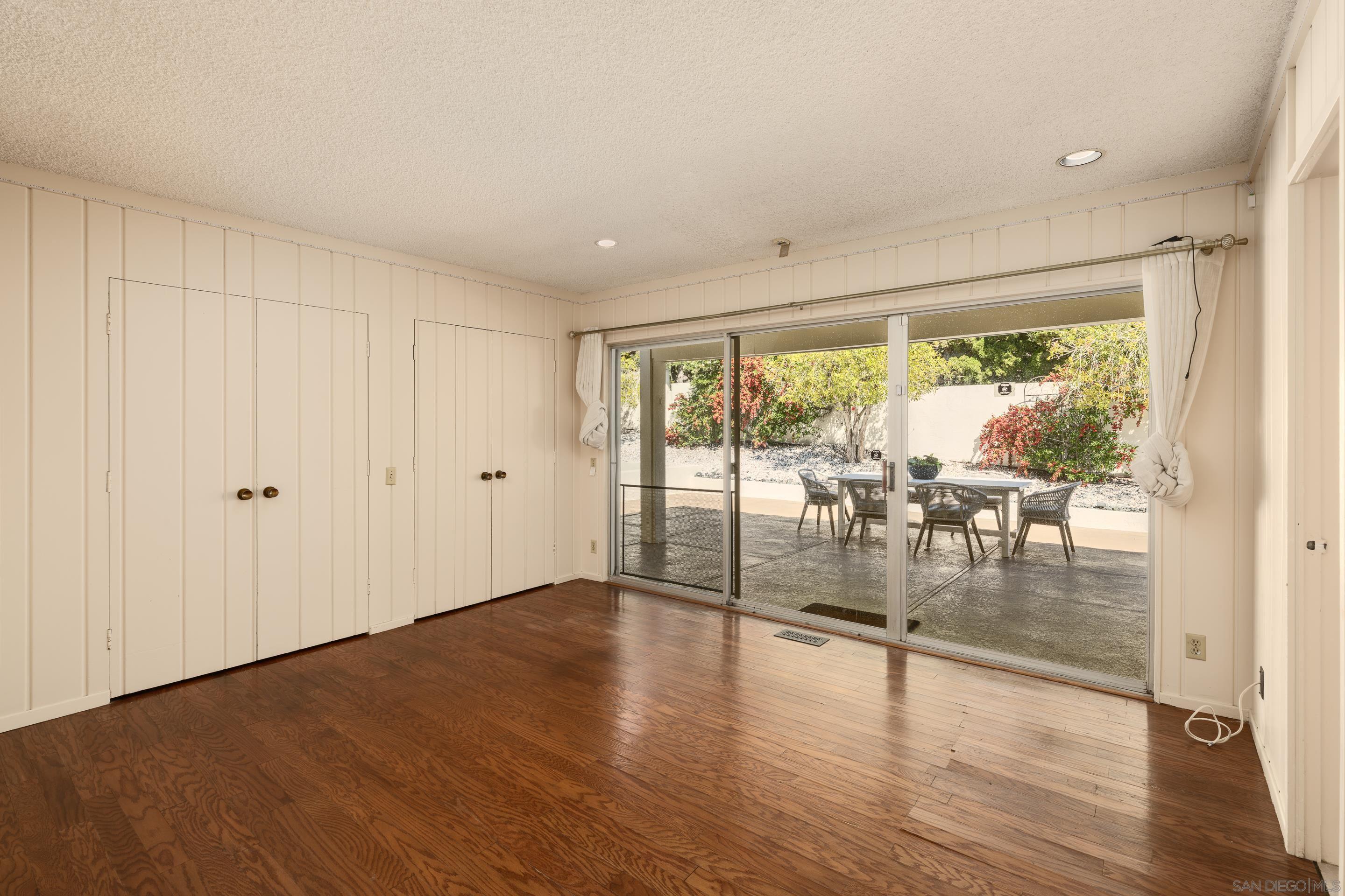 Detail Gallery Image 28 of 36 For 2586  Calle Del Oro, La Jolla,  CA 92037 - 3 Beds | 3 Baths