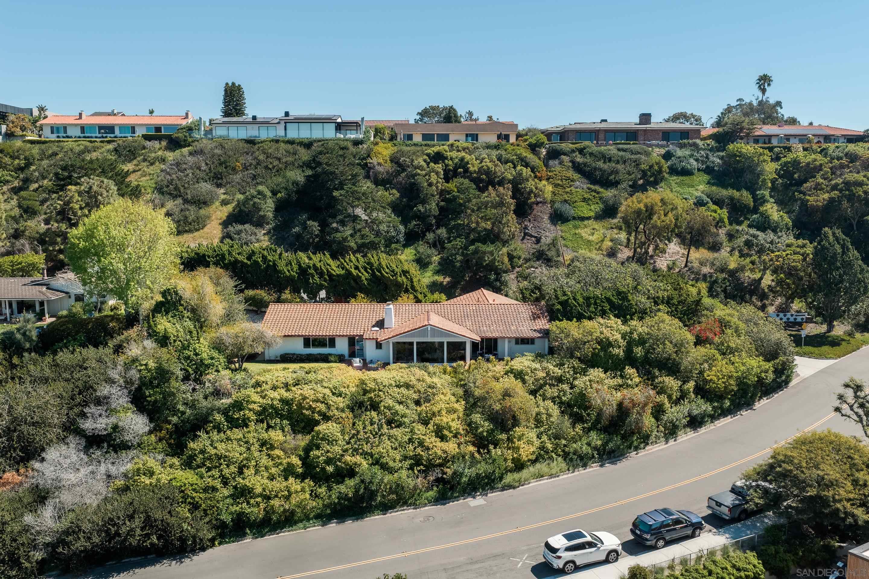 Detail Gallery Image 35 of 36 For 2586  Calle Del Oro, La Jolla,  CA 92037 - 3 Beds | 3 Baths