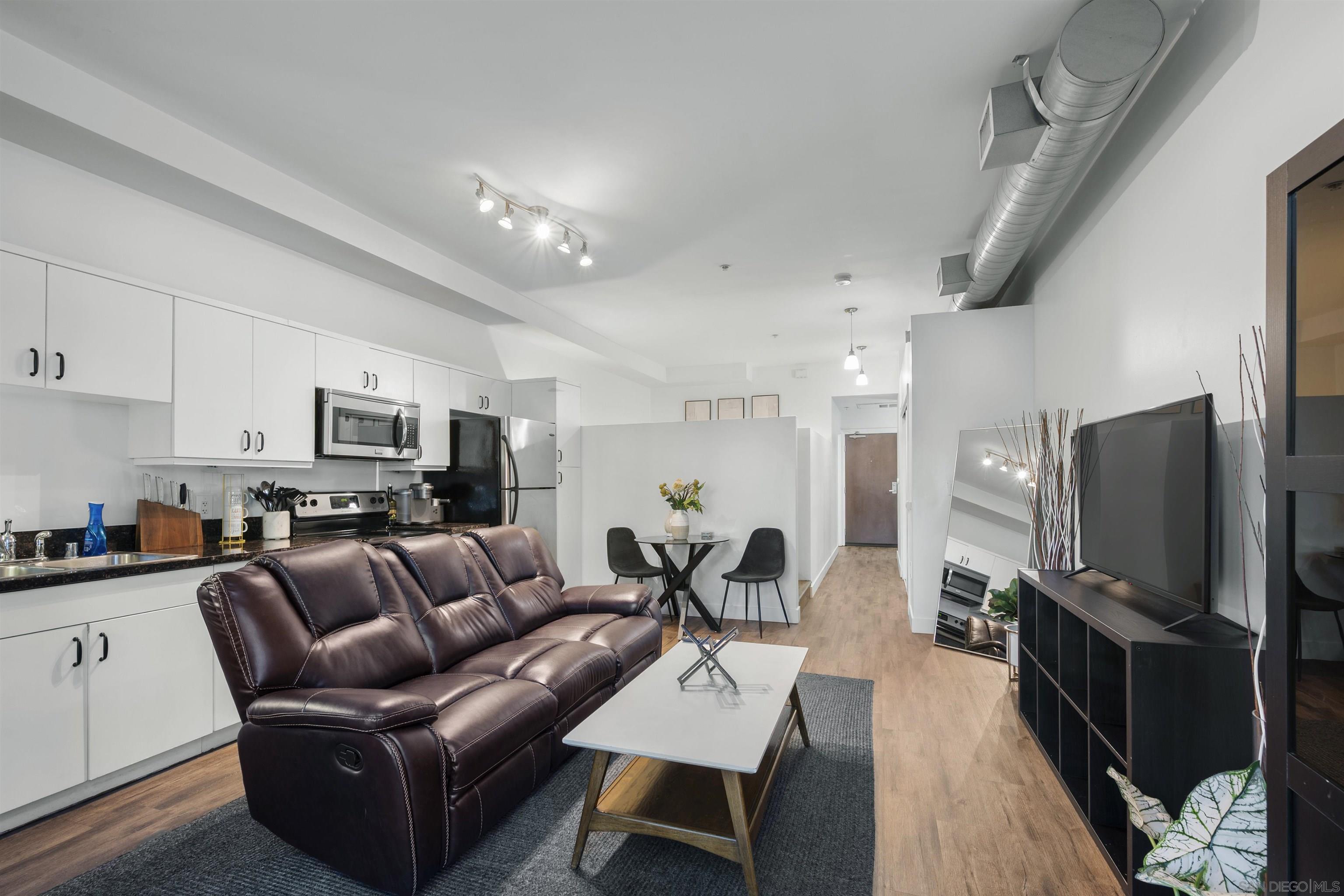 Front Image Thumbnail for SD260006823