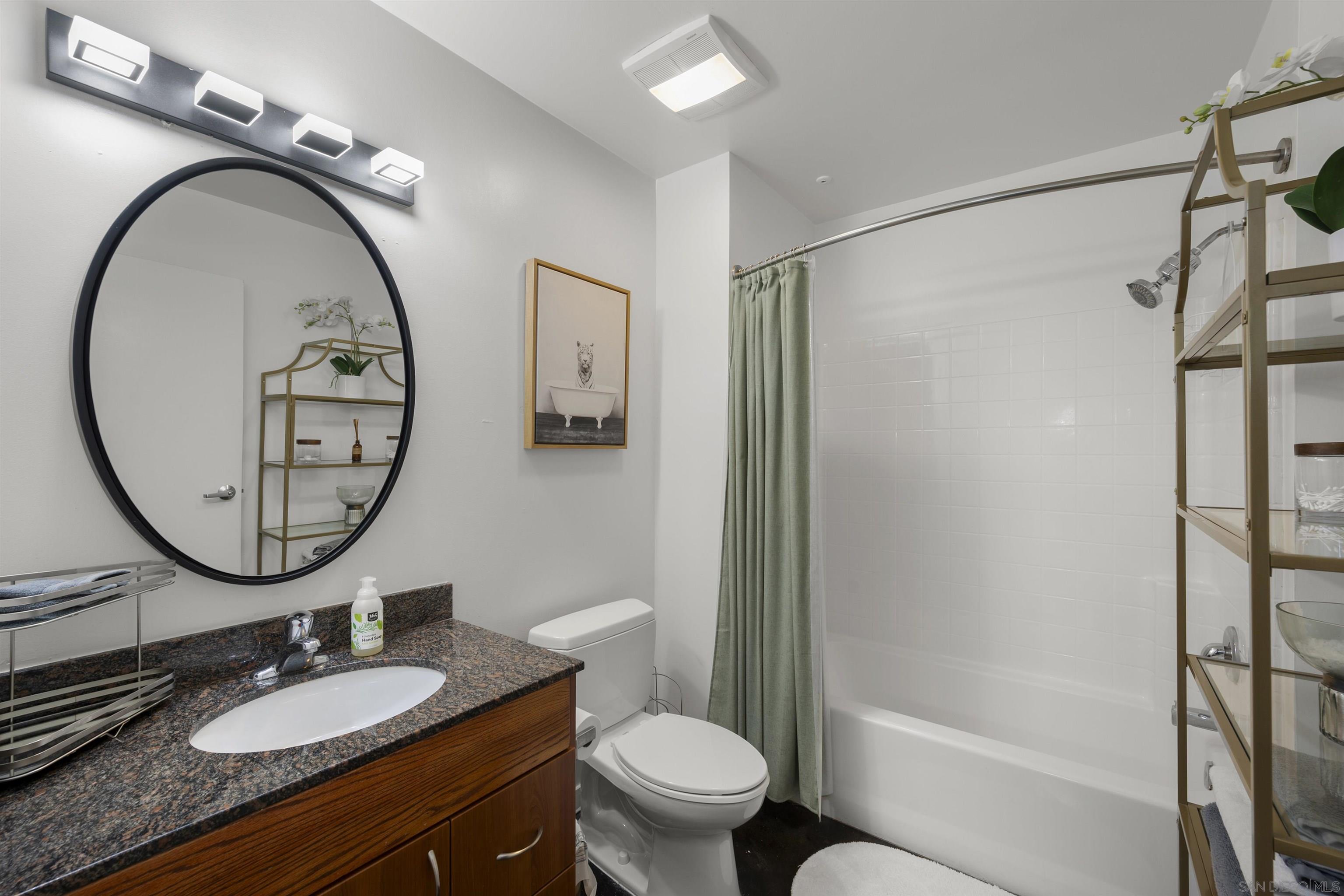 Detail Gallery Image 18 of 48 For 889  Date St.  #116,  San Diego,  CA 92101 - 1 Beds | 1 Baths