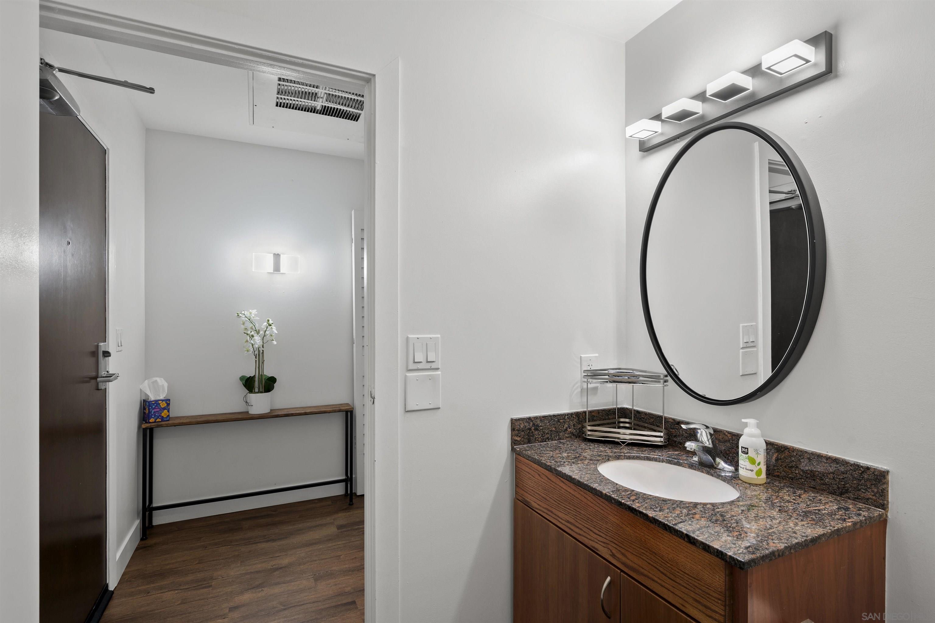 Detail Gallery Image 19 of 48 For 889  Date St.  #116,  San Diego,  CA 92101 - 1 Beds | 1 Baths