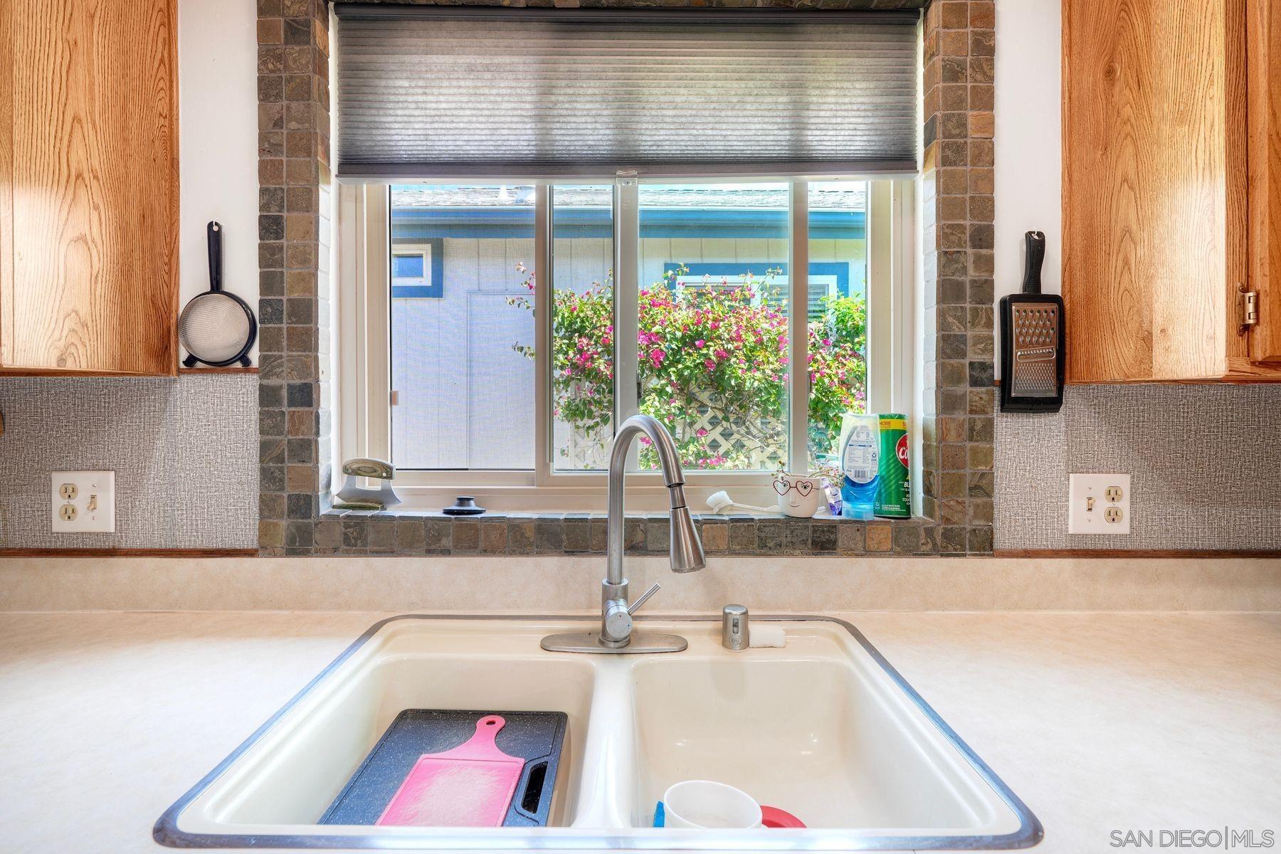 Detail Gallery Image 11 of 38 For 1192  via Santa Paulo, Vista,  CA 92081 - 2 Beds | 2 Baths