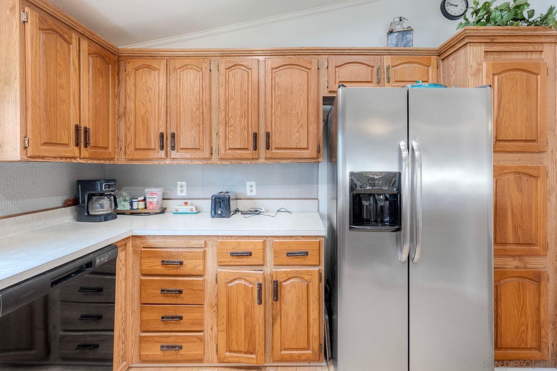 Detail Gallery Image 12 of 38 For 1192  via Santa Paulo, Vista,  CA 92081 - 2 Beds | 2 Baths