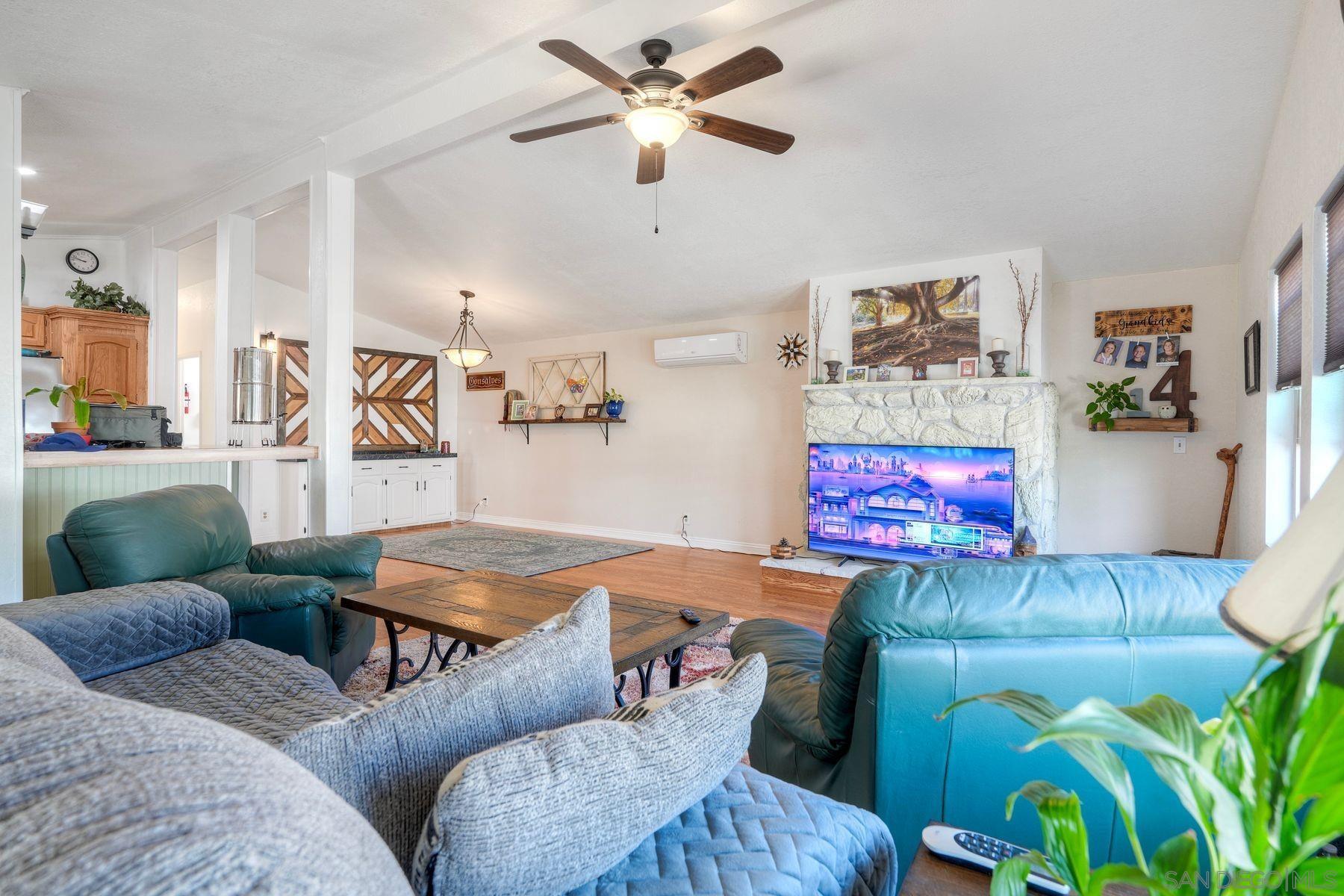 Detail Gallery Image 6 of 38 For 1192  via Santa Paulo, Vista,  CA 92081 - 2 Beds | 2 Baths