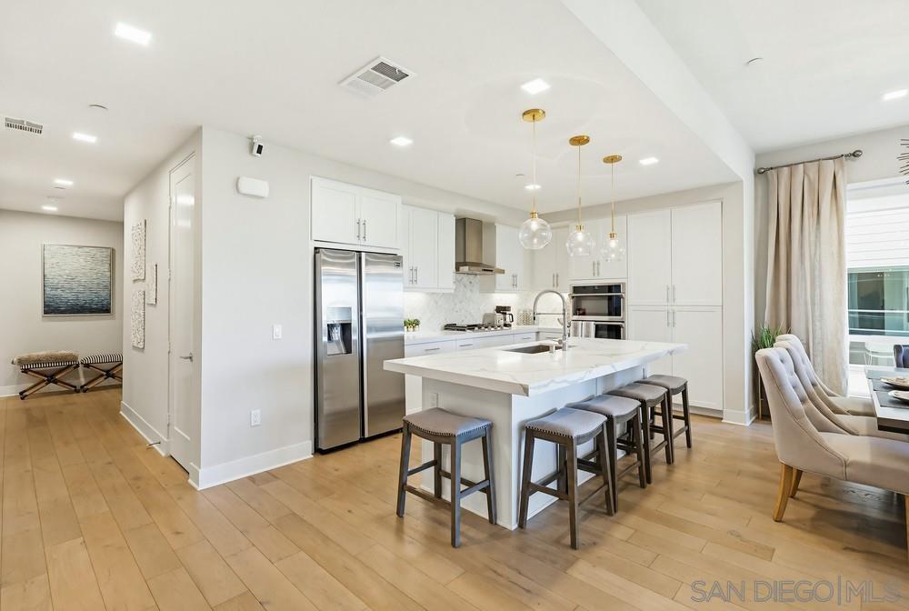 Detail Gallery Image 3 of 63 For Community, San Diego,  CA 92108 - 3 Beds | 2/1 Baths