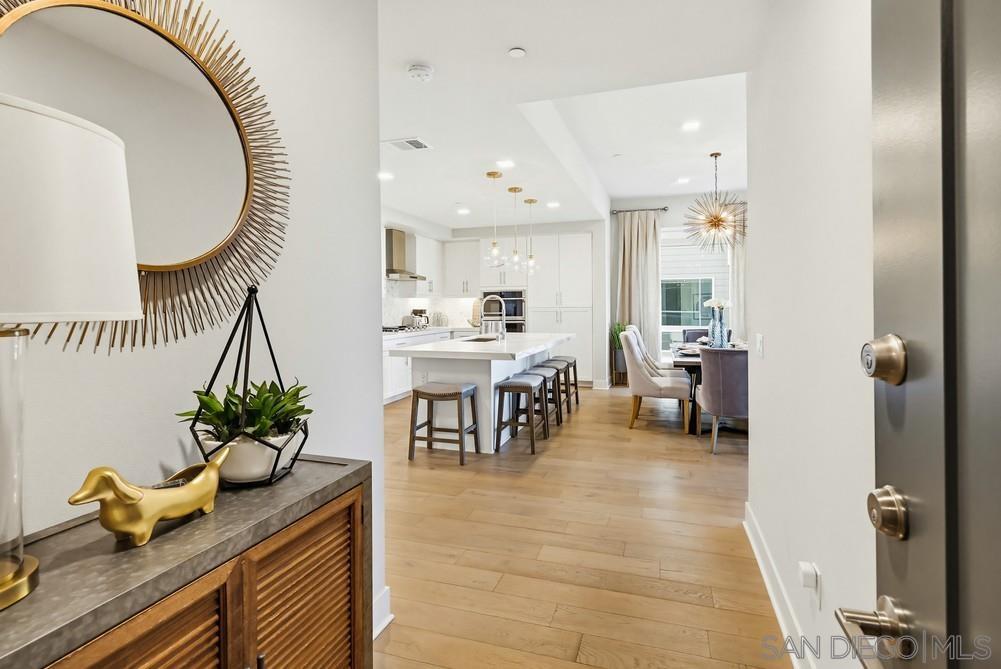 Detail Gallery Image 7 of 63 For Community, San Diego,  CA 92108 - 3 Beds | 2/1 Baths