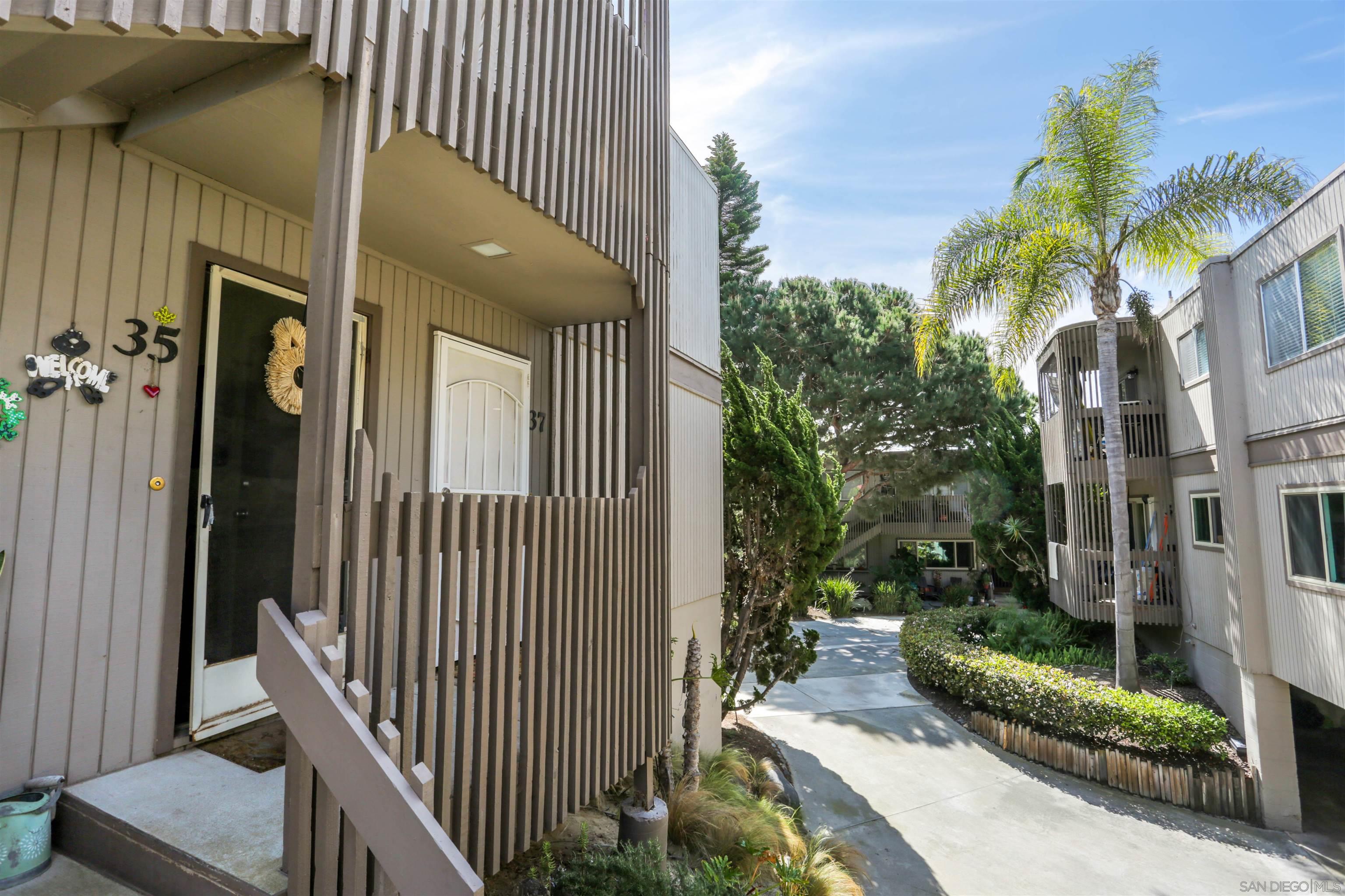 Detail Gallery Image 2 of 34 For 155  Rosebay  #37,  Encinitas,  CA 92024 - 1 Beds | 1 Baths
